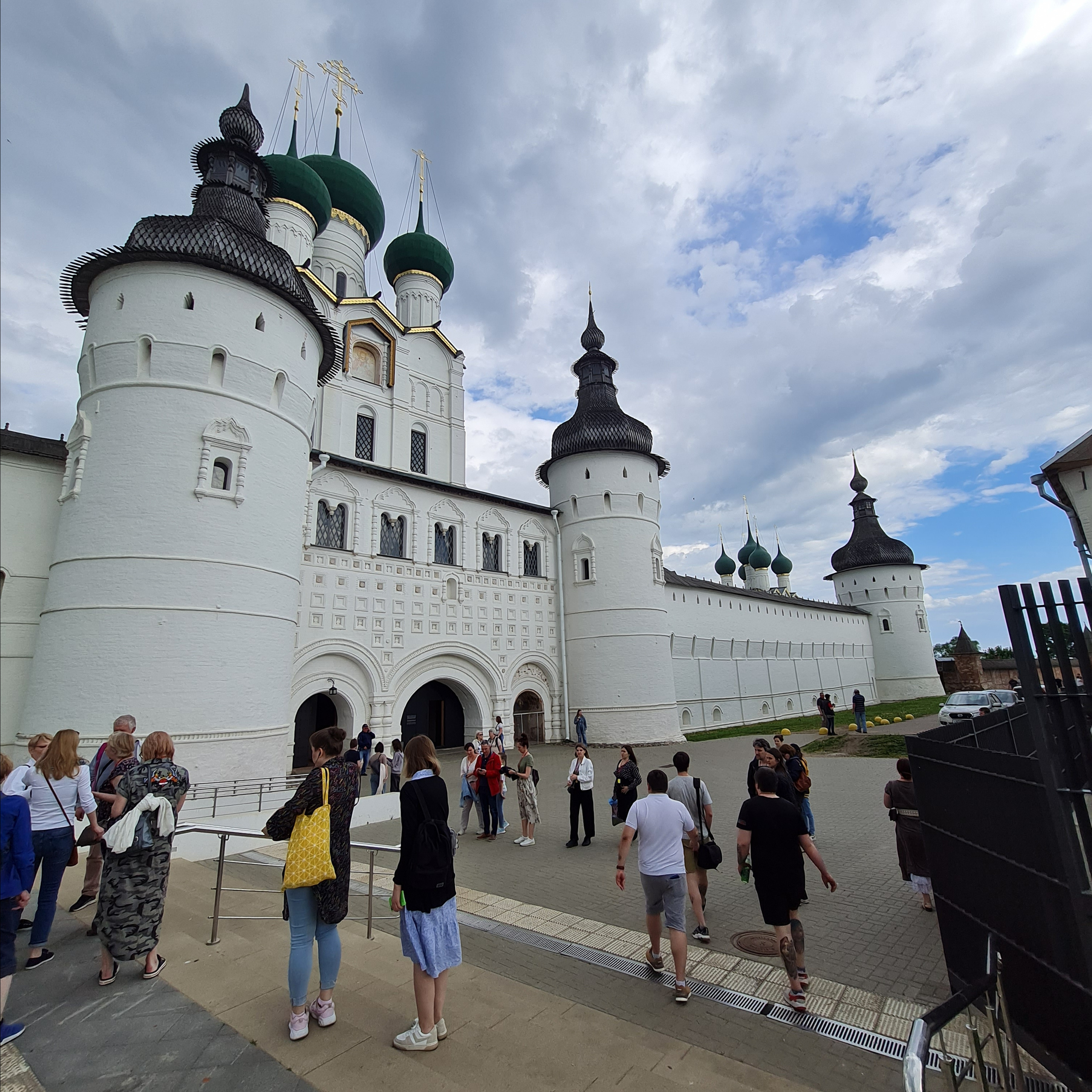 Сергиев Пассат — Ростов — Ярославль — Переславль Залесский. Вижу