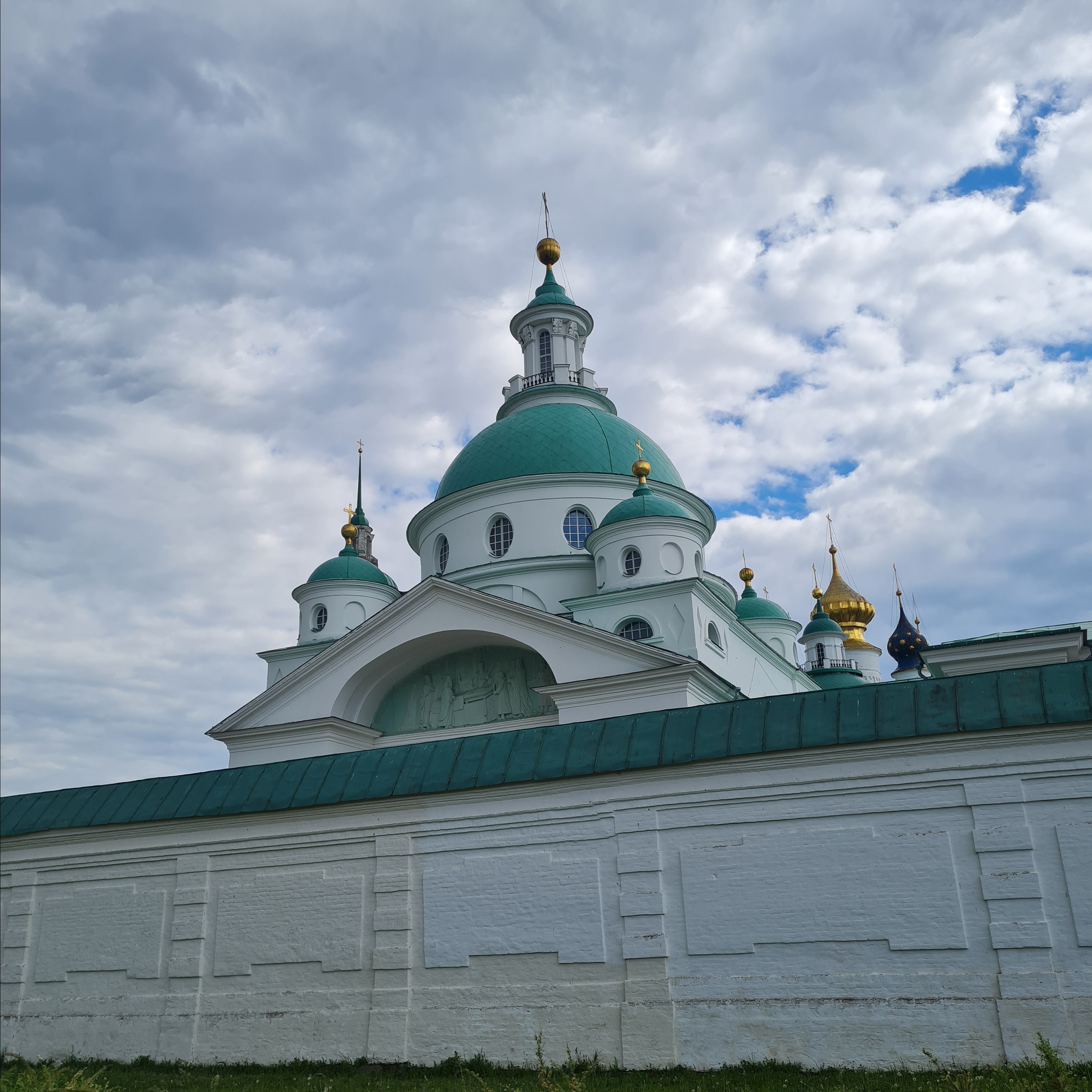 Сергиев Пассат — Ростов — Ярославль — Переславль Залесский. Вижу