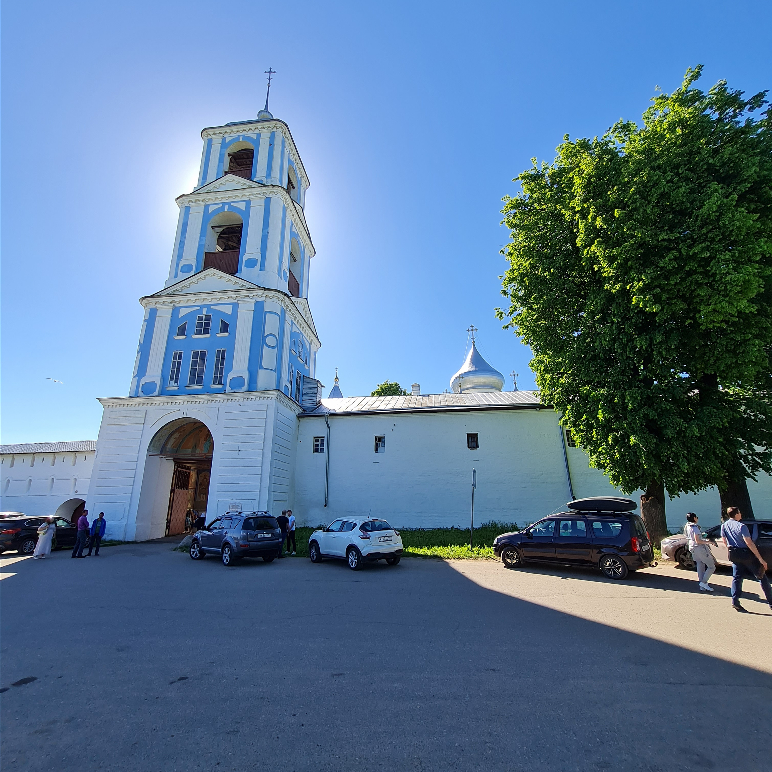 Сергиев Пассат — Ростов — Ярославль — Переславль Залесский. Вижу