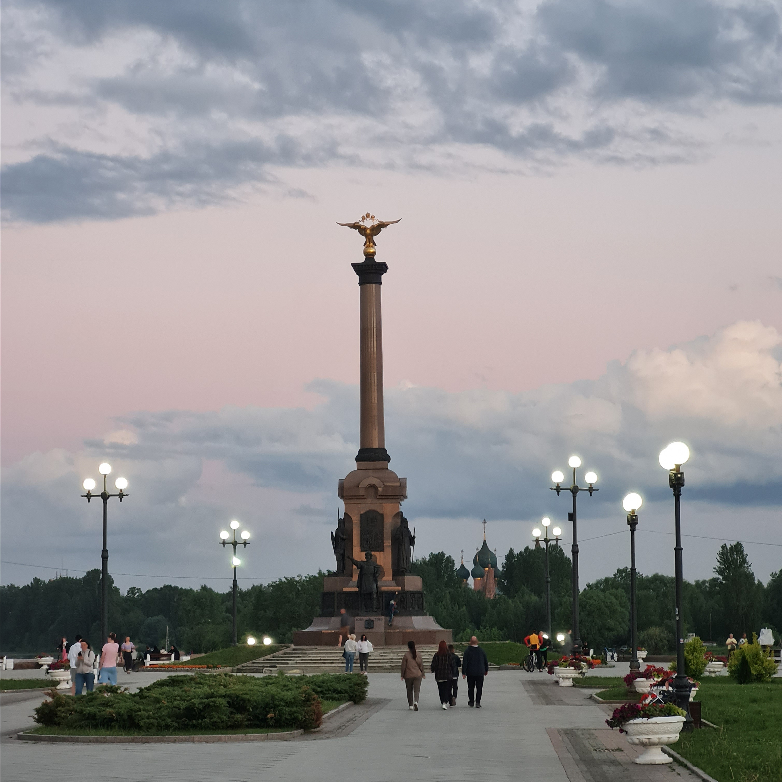 Сергиев Пассат — Ростов — Ярославль — Переславль Залесский. Вижу