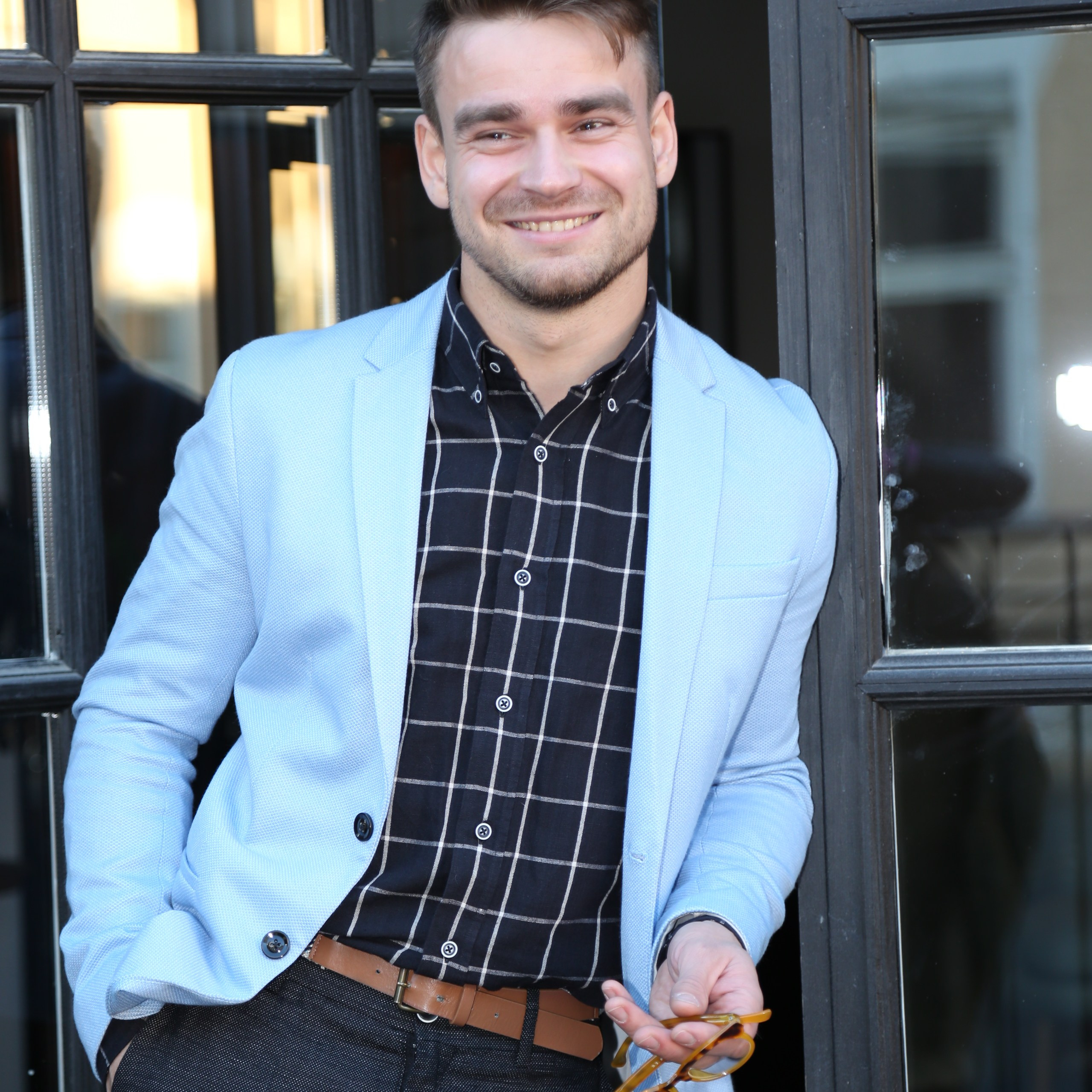 Фотосессия бизнес портрета в студии и офисе в Москве для руководителя. Фотосессия в студии в Москве от профессионального фотографа услуги по доступным ценам