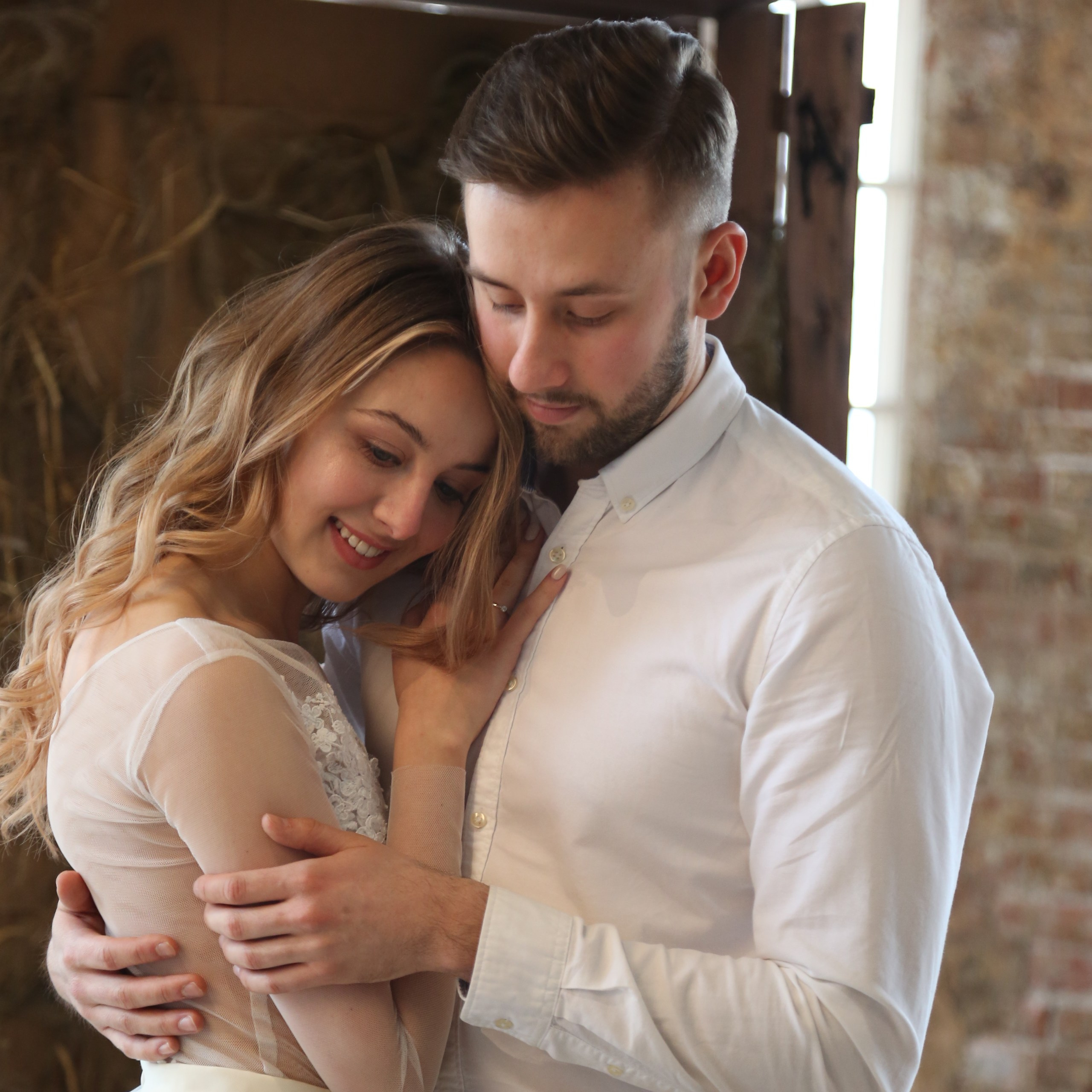 Свадебная фотосессия в студиях Москвы от свадебного фотографа. Фотосессия в студии в Москве от профессионального фотографа услуги по доступным ценам