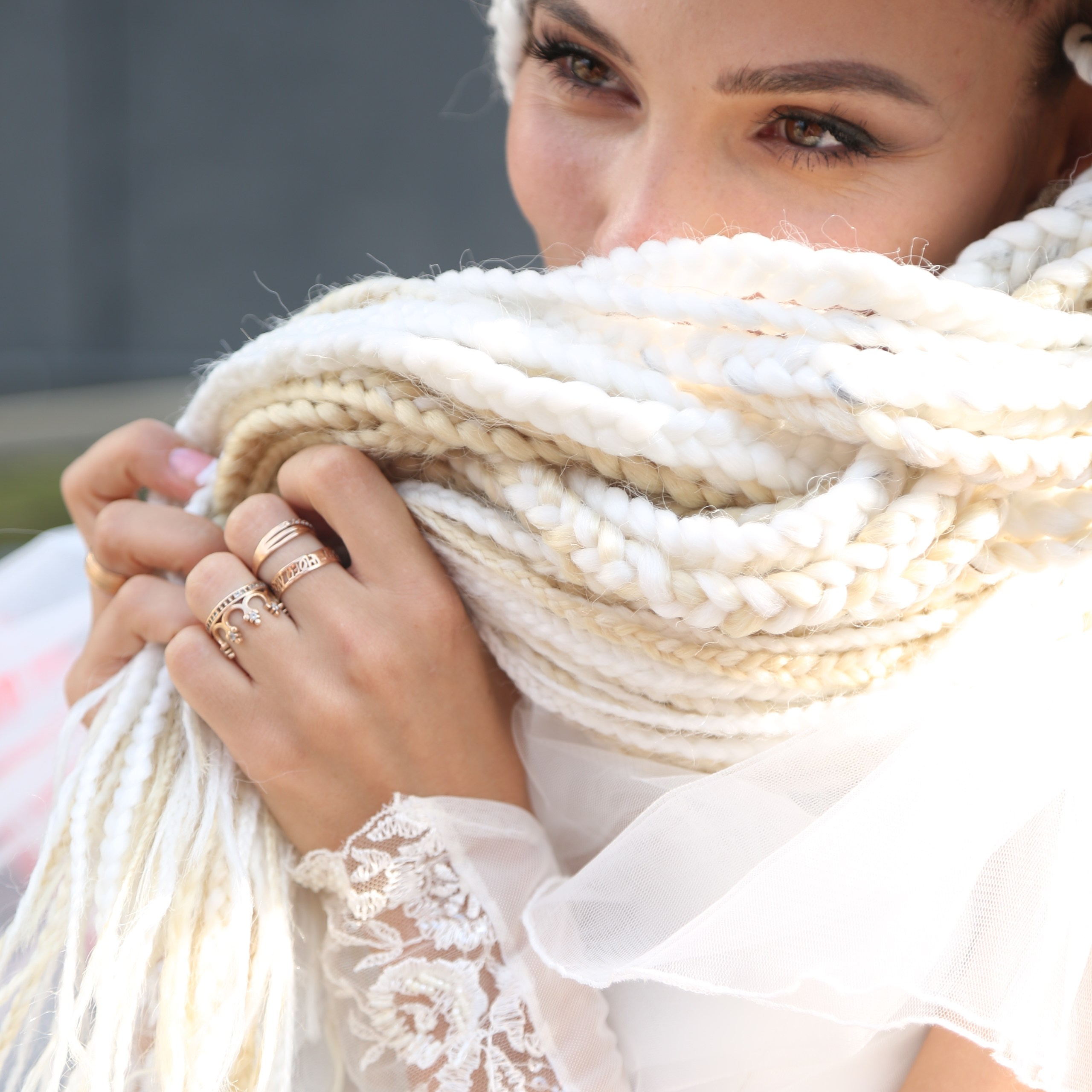 Свадебная фотосессия в студиях Москвы от свадебного фотографа. Фотосессия в студии в Москве от профессионального фотографа услуги по доступным ценам