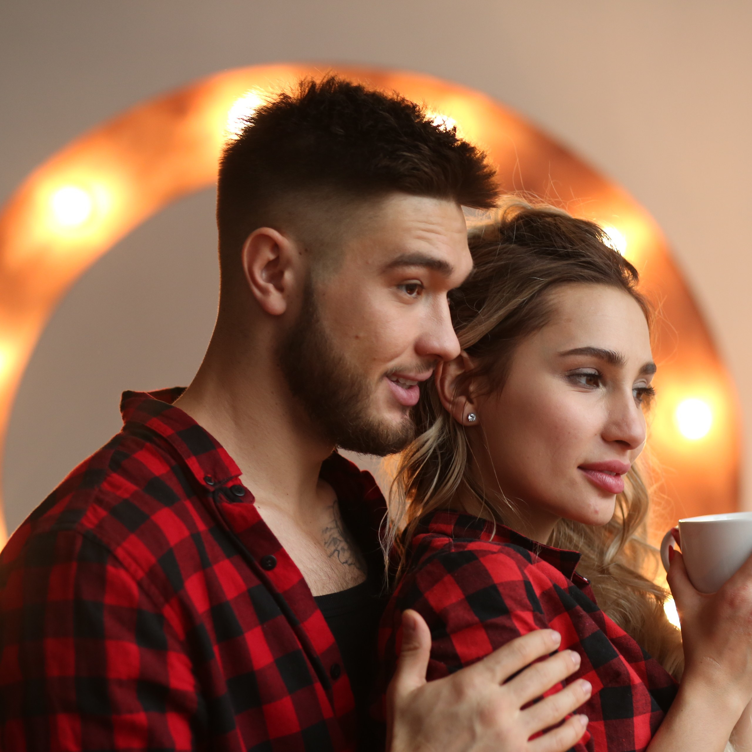 Новогодняя семейная фотосессия в Москве дома. Фотосессия в студии в Москве от профессионального фотографа услуги по доступным ценам