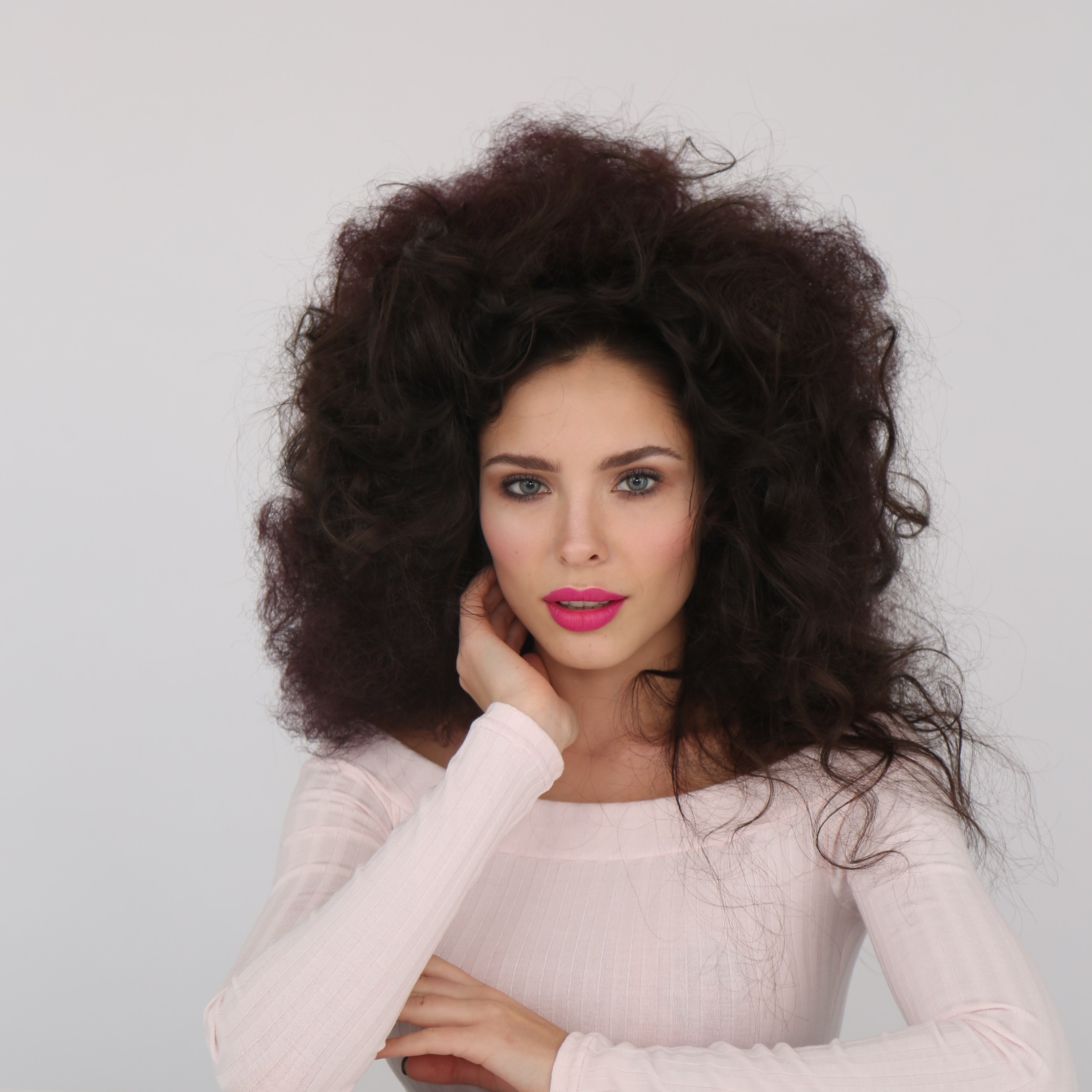 Портретная фотосессия в студиях в Москве от портретного фотографа. Фотосессия в студии в Москве от профессионального фотографа услуги по доступным ценам