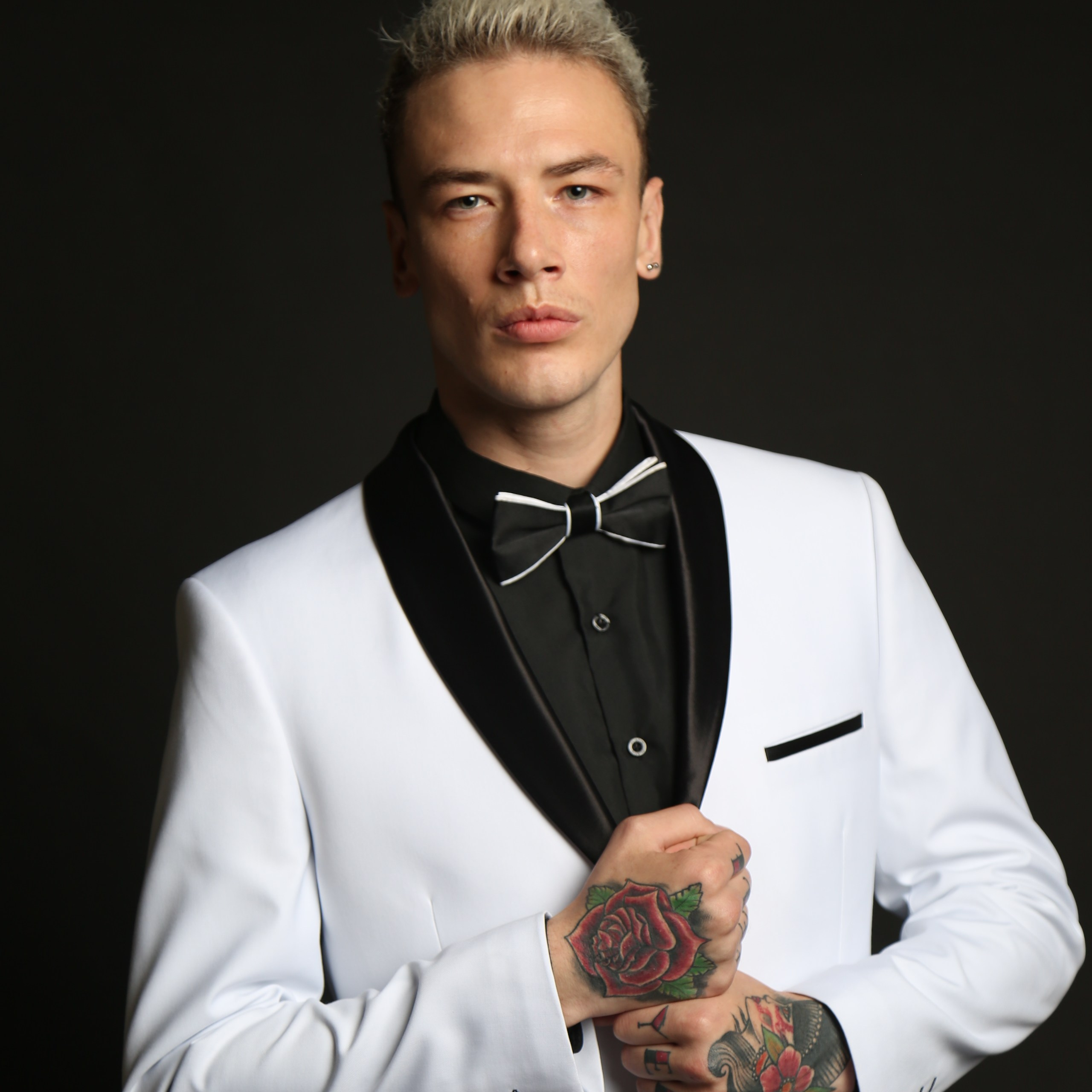 Мужская фотосессия в смокинге