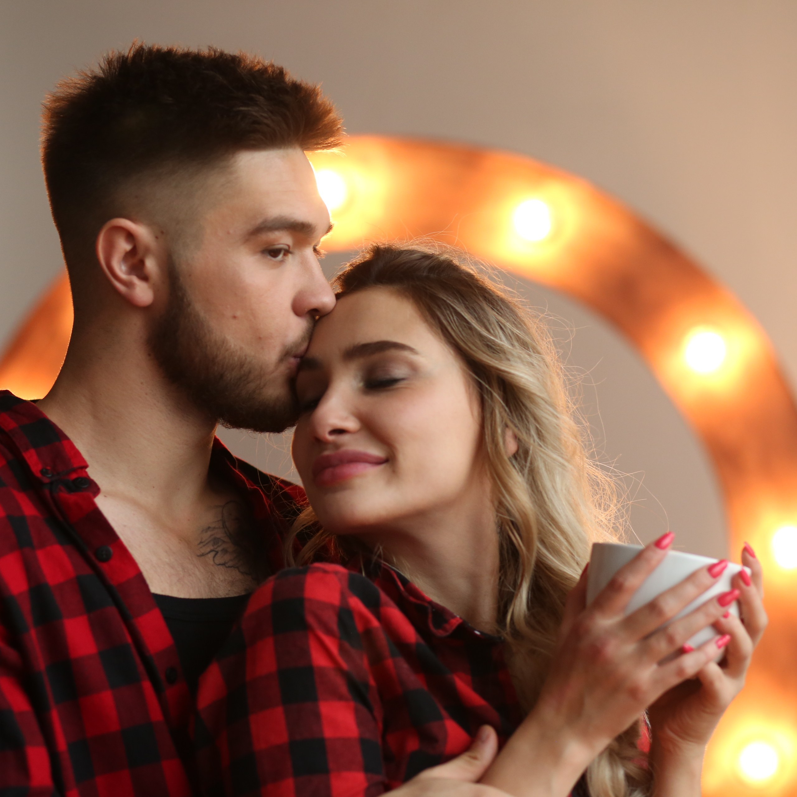 Новогодняя семейная фотосессия в Москве дома. Фотосессия в студии в Москве от профессионального фотографа услуги по доступным ценам