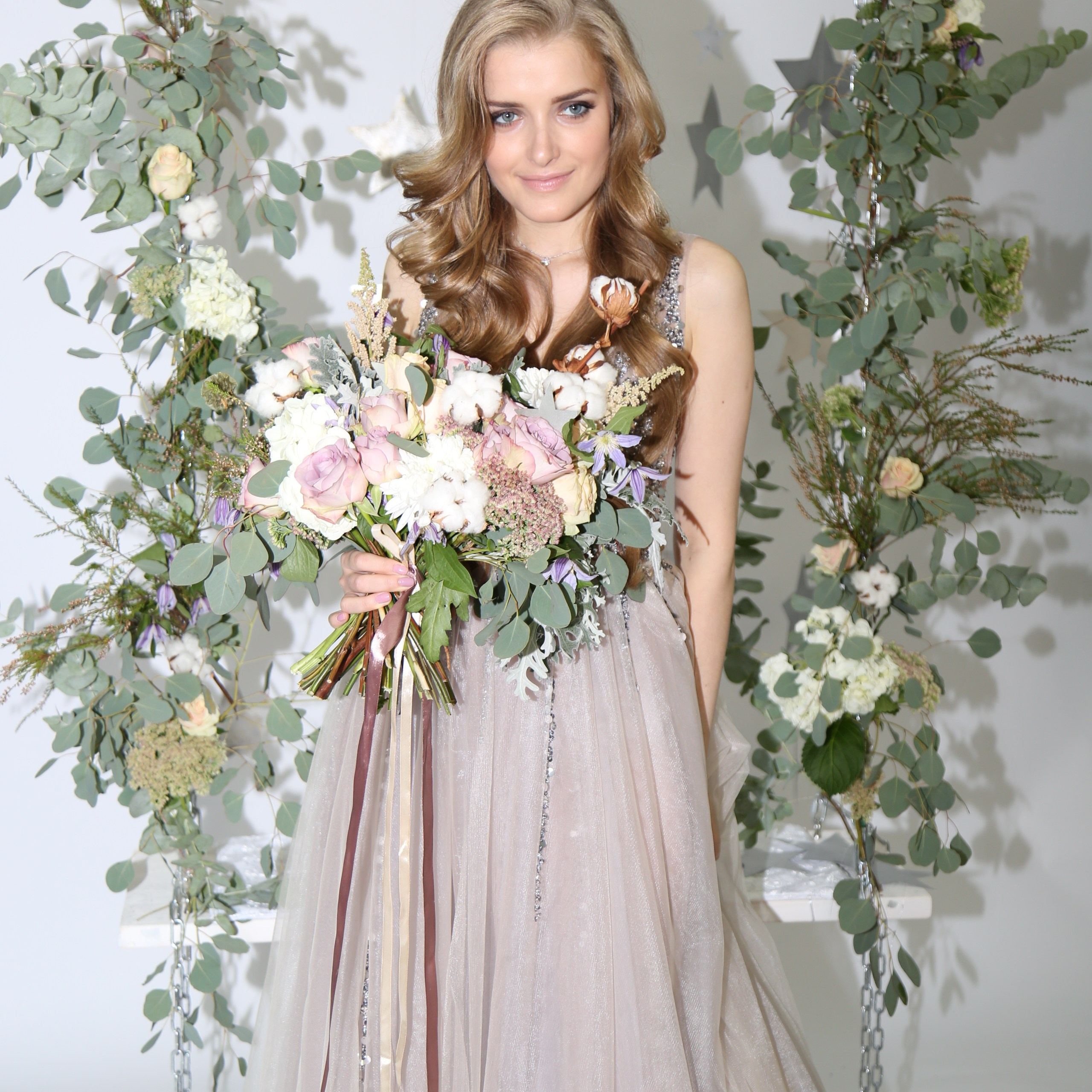 Свадебная фотосессия в студиях Москвы от свадебного фотографа. Фотосессия в студии в Москве от профессионального фотографа услуги по доступным ценам