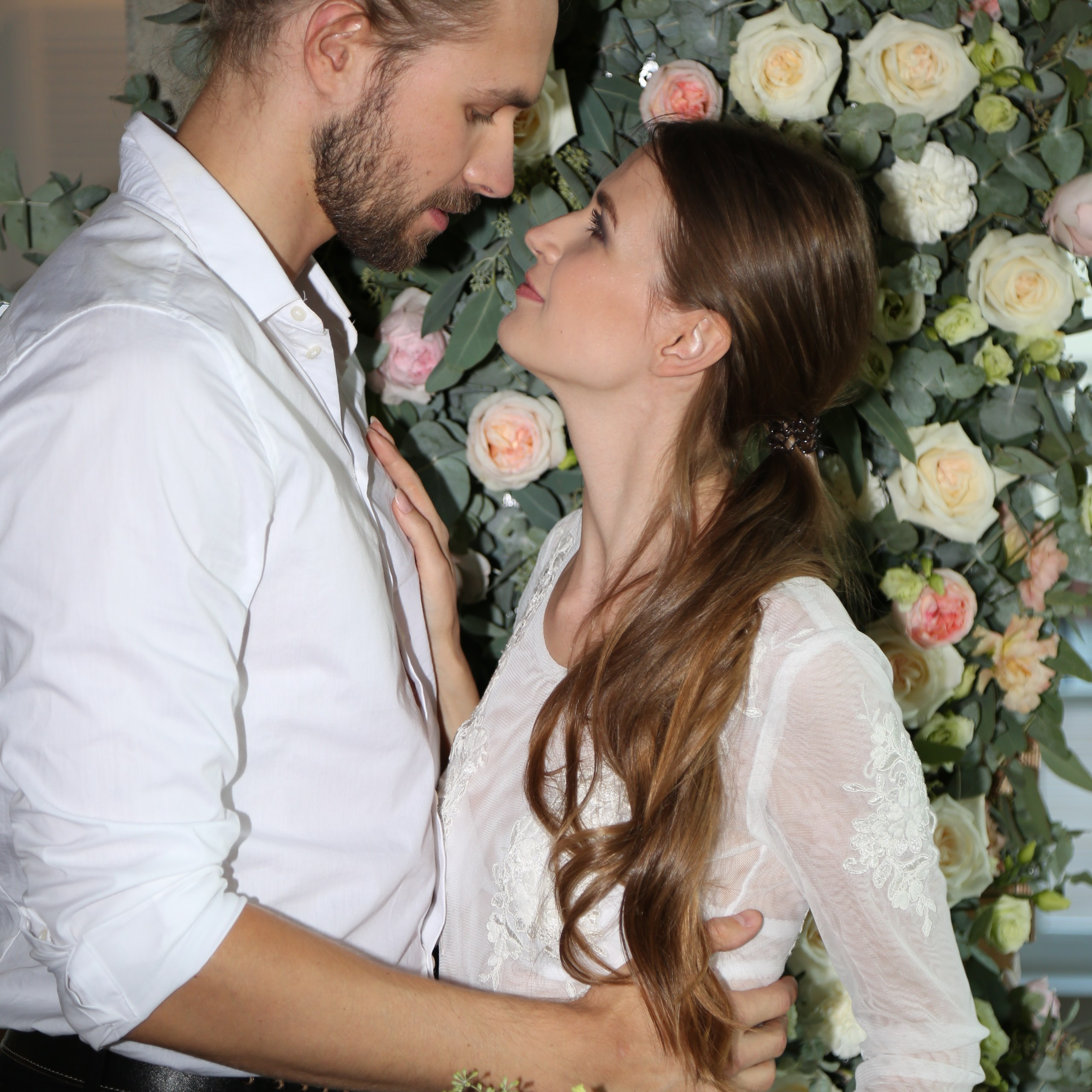 Свадебная фотосессия в студиях Москвы от свадебного фотографа. Фотосессия в студии в Москве от профессионального фотографа услуги по доступным ценам