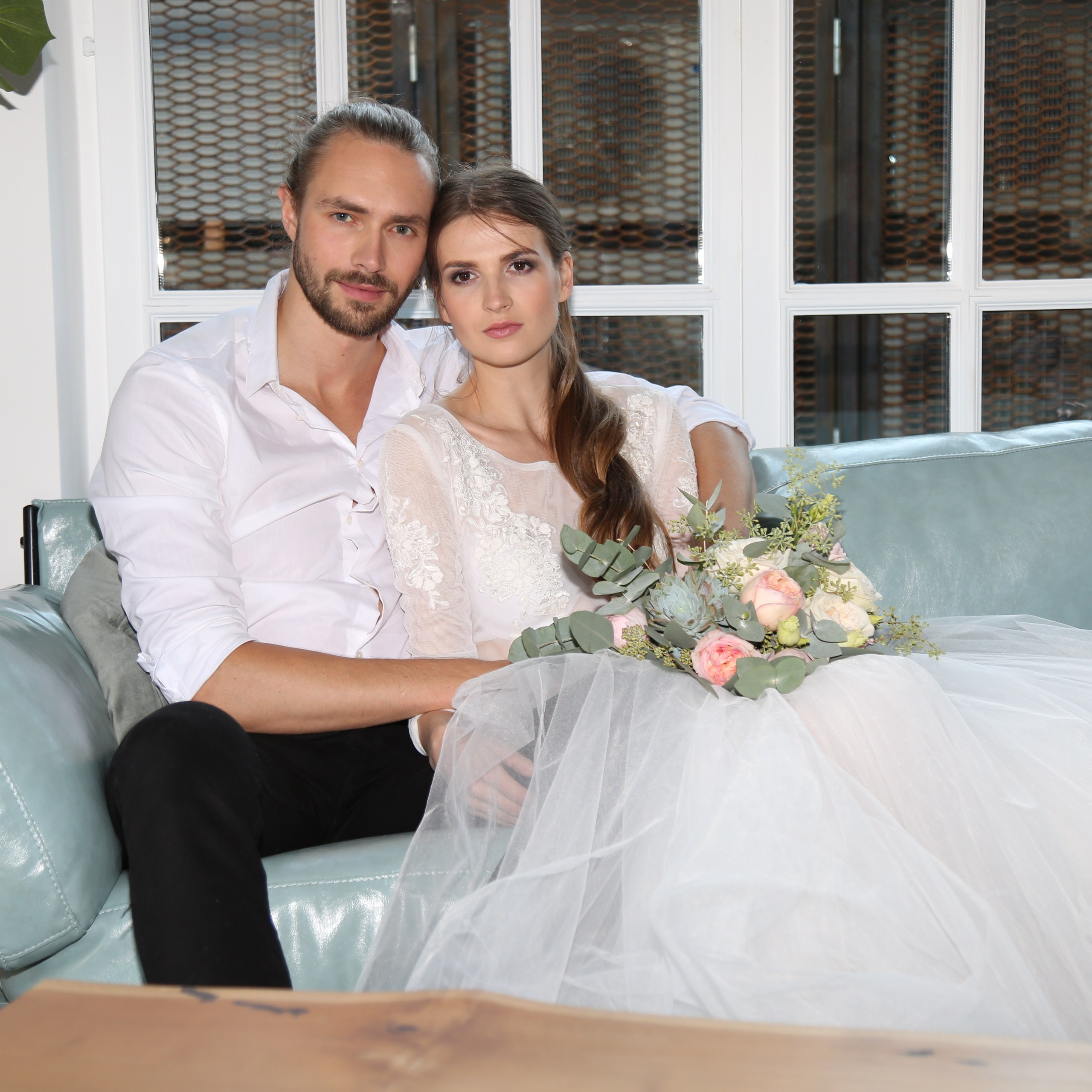 Свадебная фотосессия в студиях Москвы от свадебного фотографа. Фотосессия в студии в Москве от профессионального фотографа услуги по доступным ценам