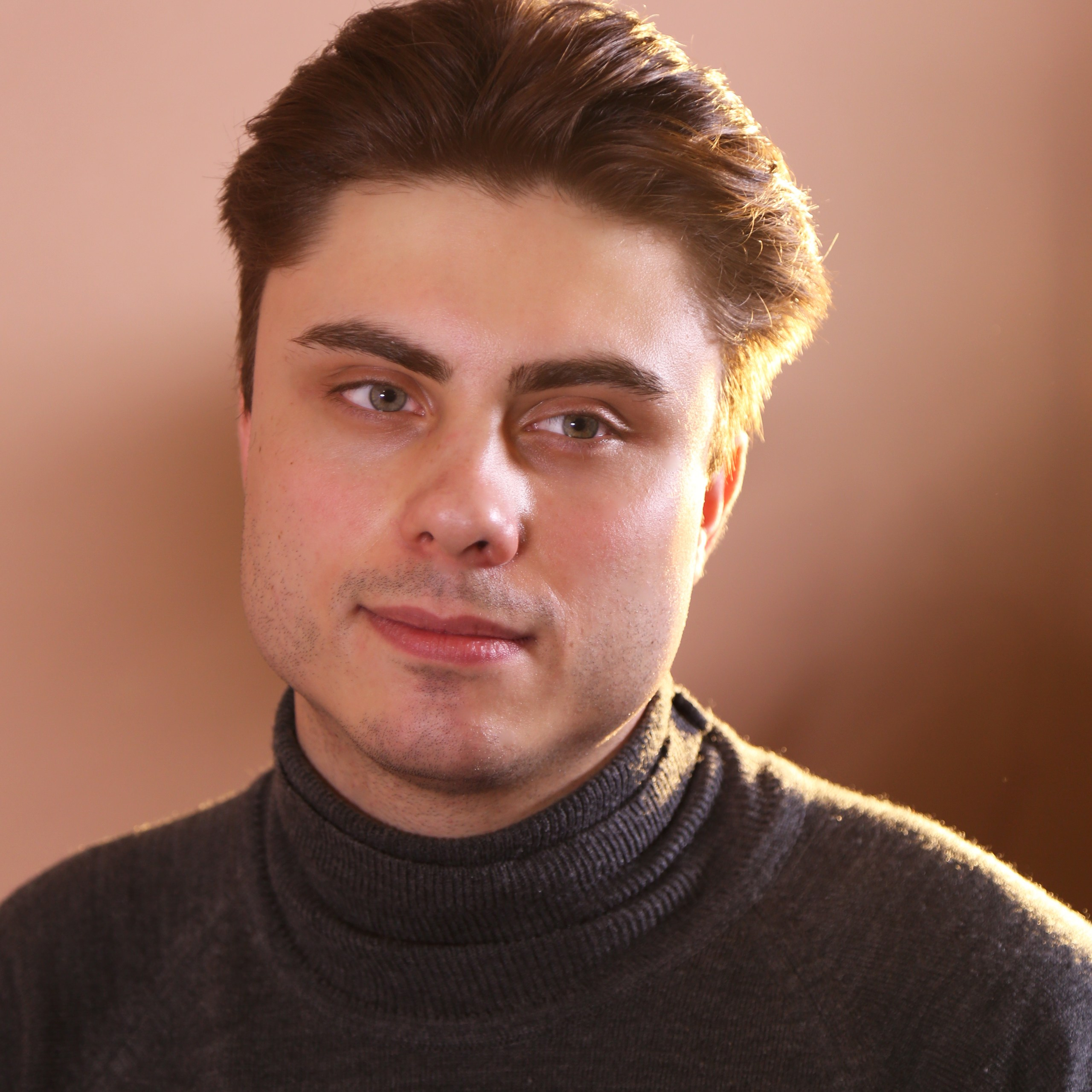 Портретная фотосессия в студиях в Москве от портретного фотографа. Фотосессия в студии в Москве от профессионального фотографа услуги по доступным ценам