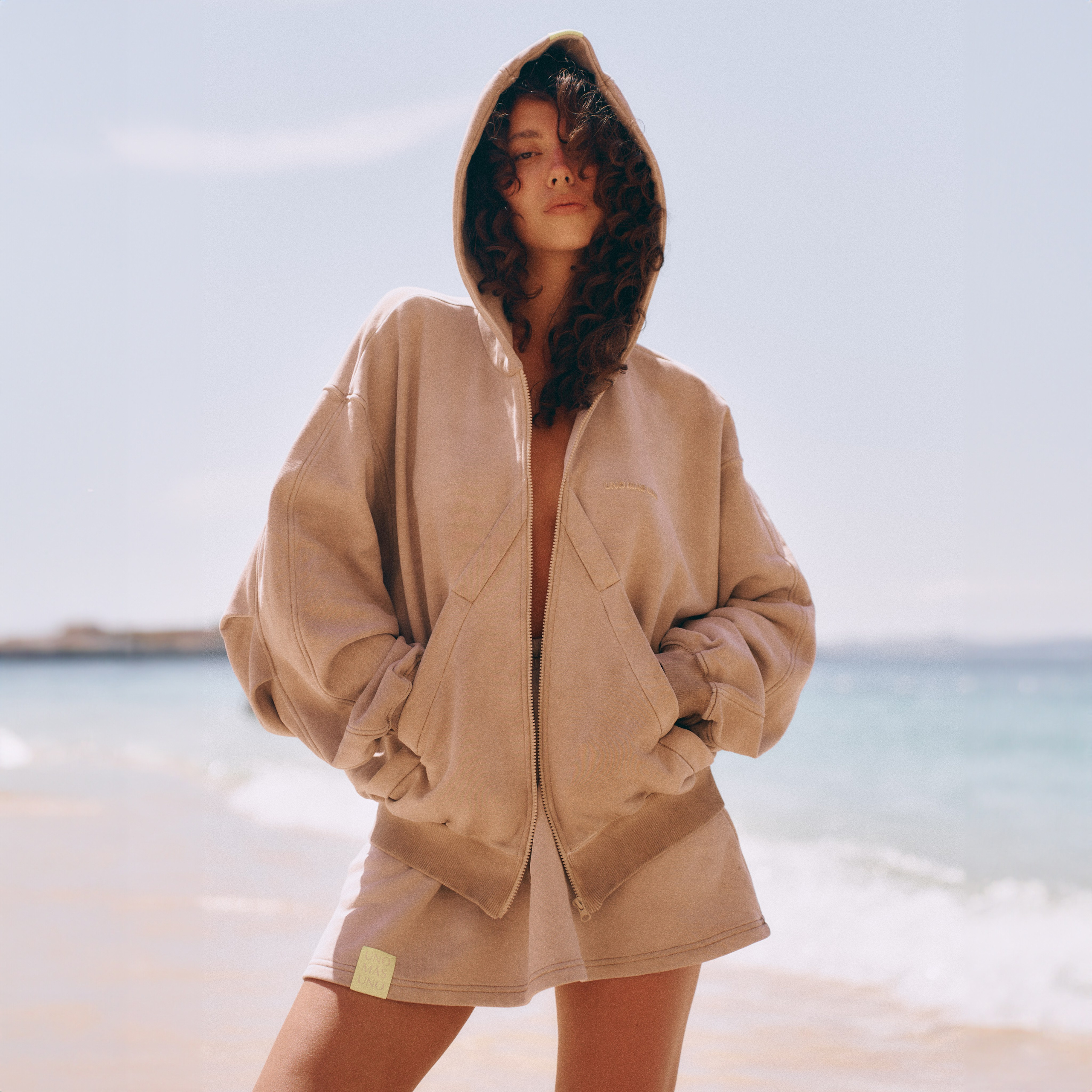 Uno Mas Uno | Имидж