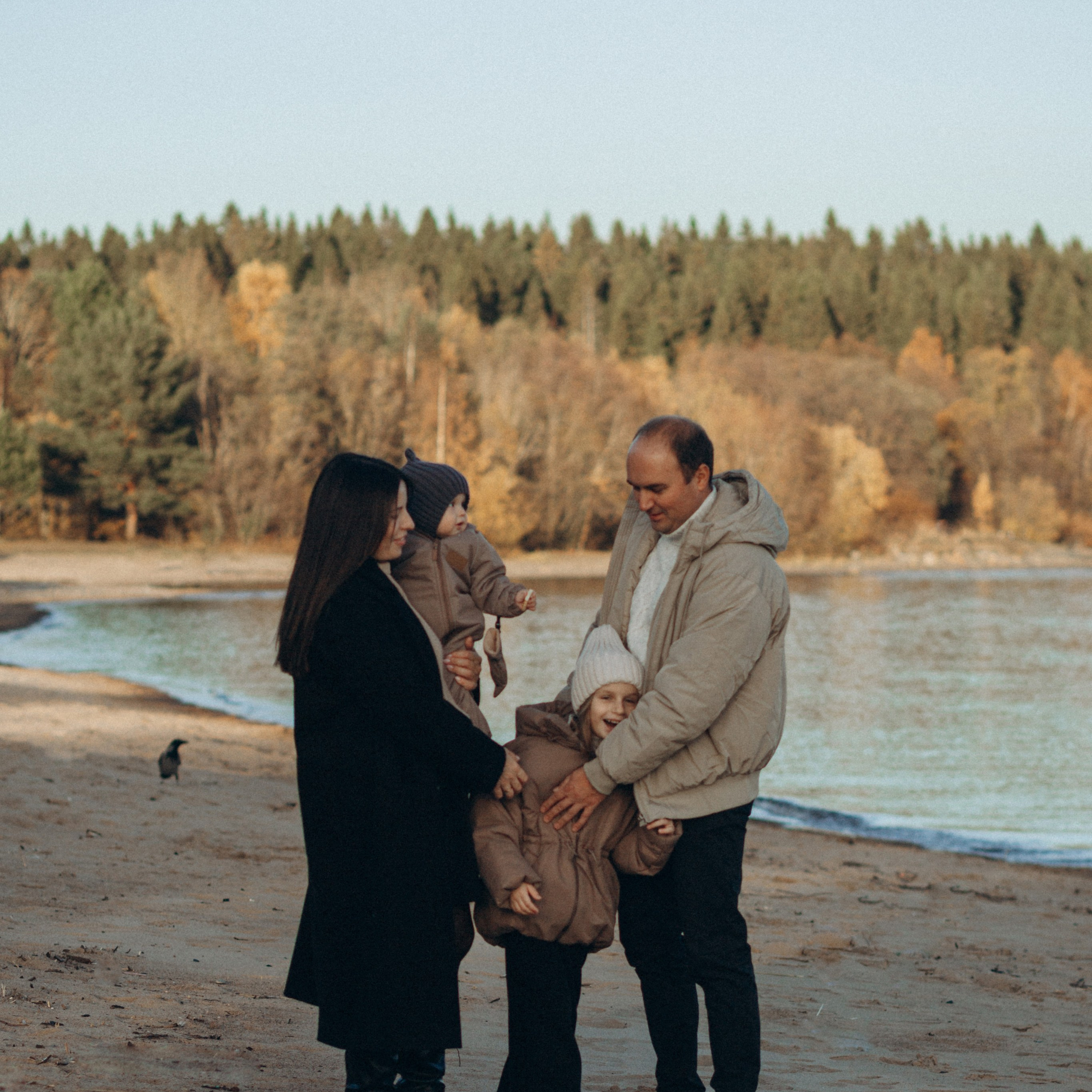 Ксюша, Лиза, Саулис