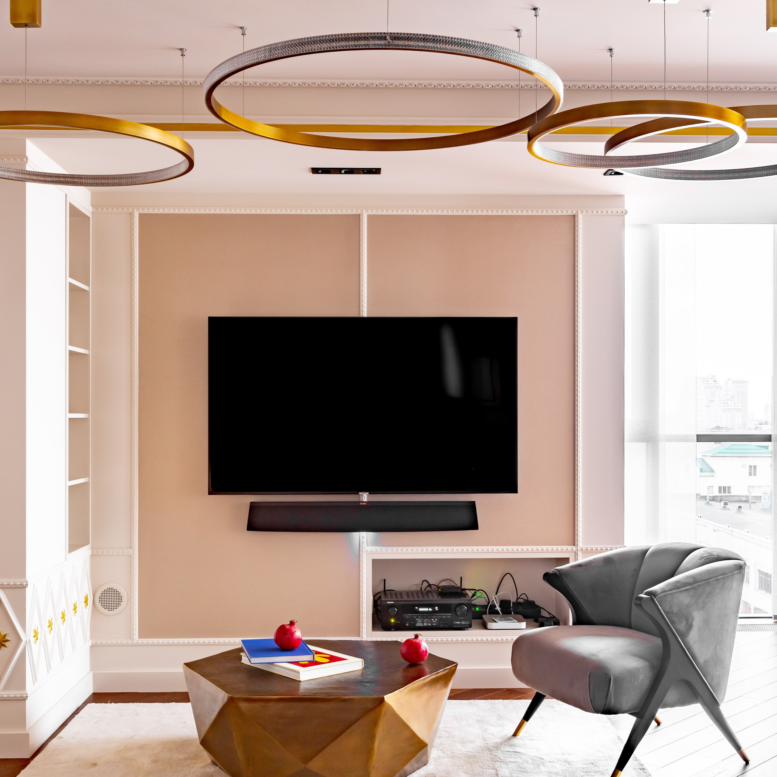 Квартира с пилоном