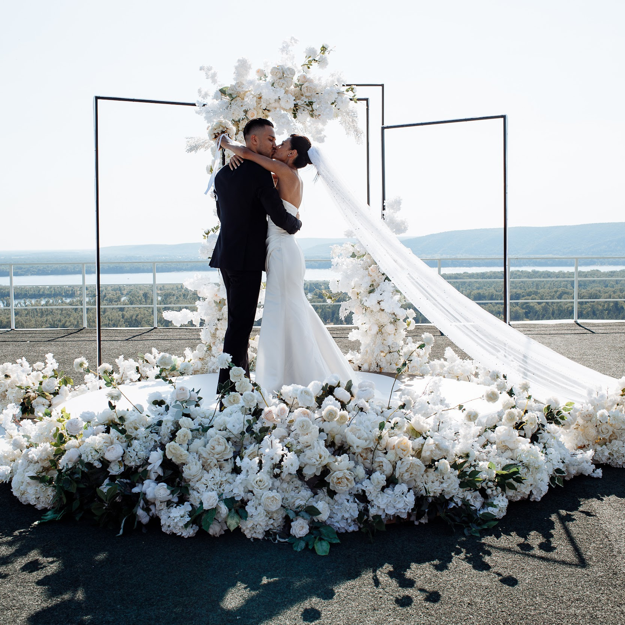 «Навстречу друг другу»