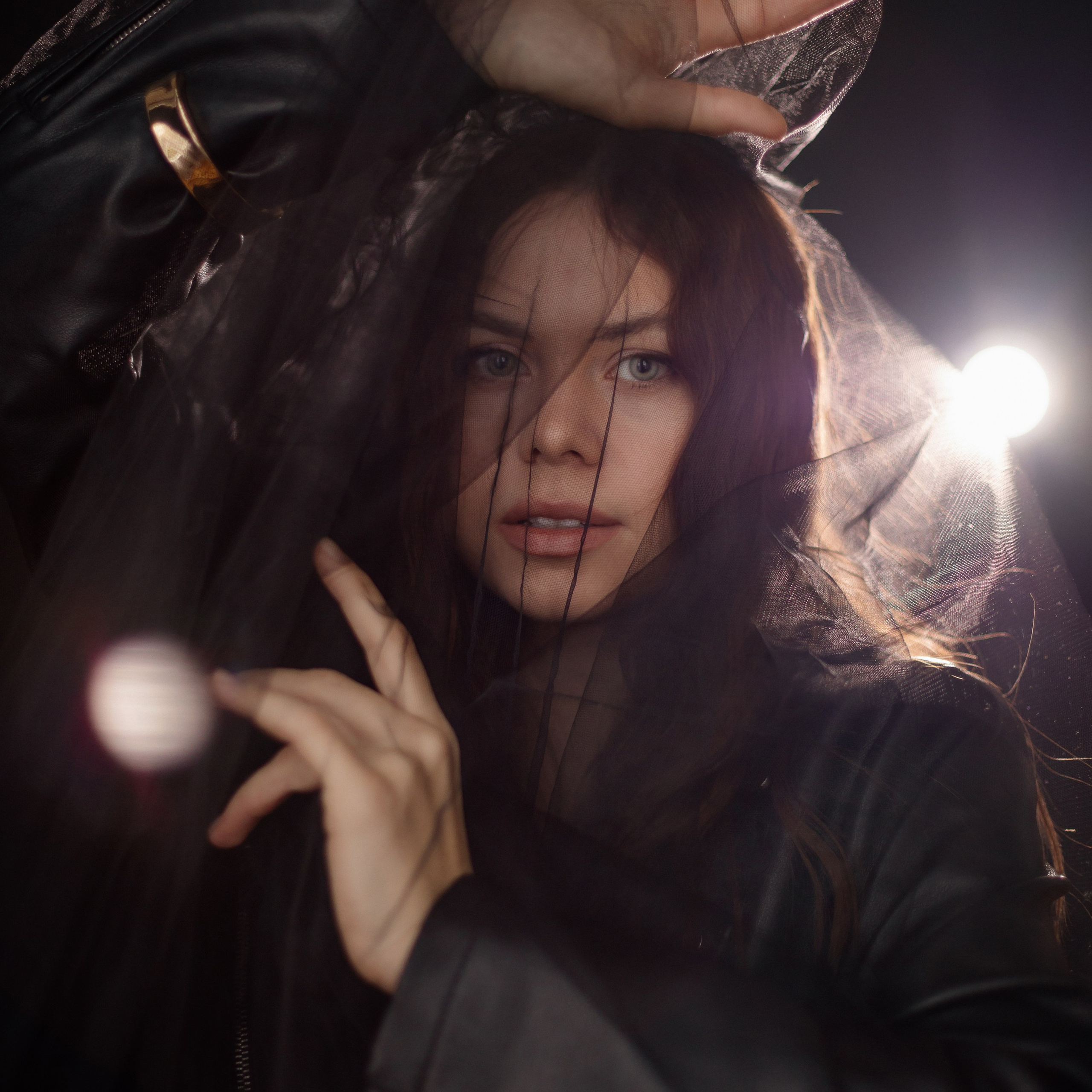 Анна с тканью