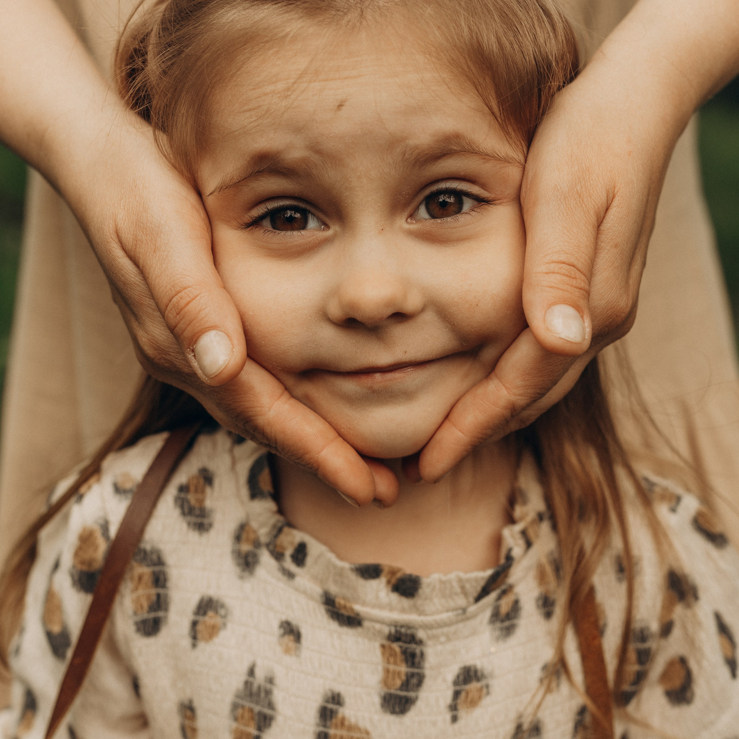 Фотосессия под летним дождем с Алексеем, Юлией и их доченьками.