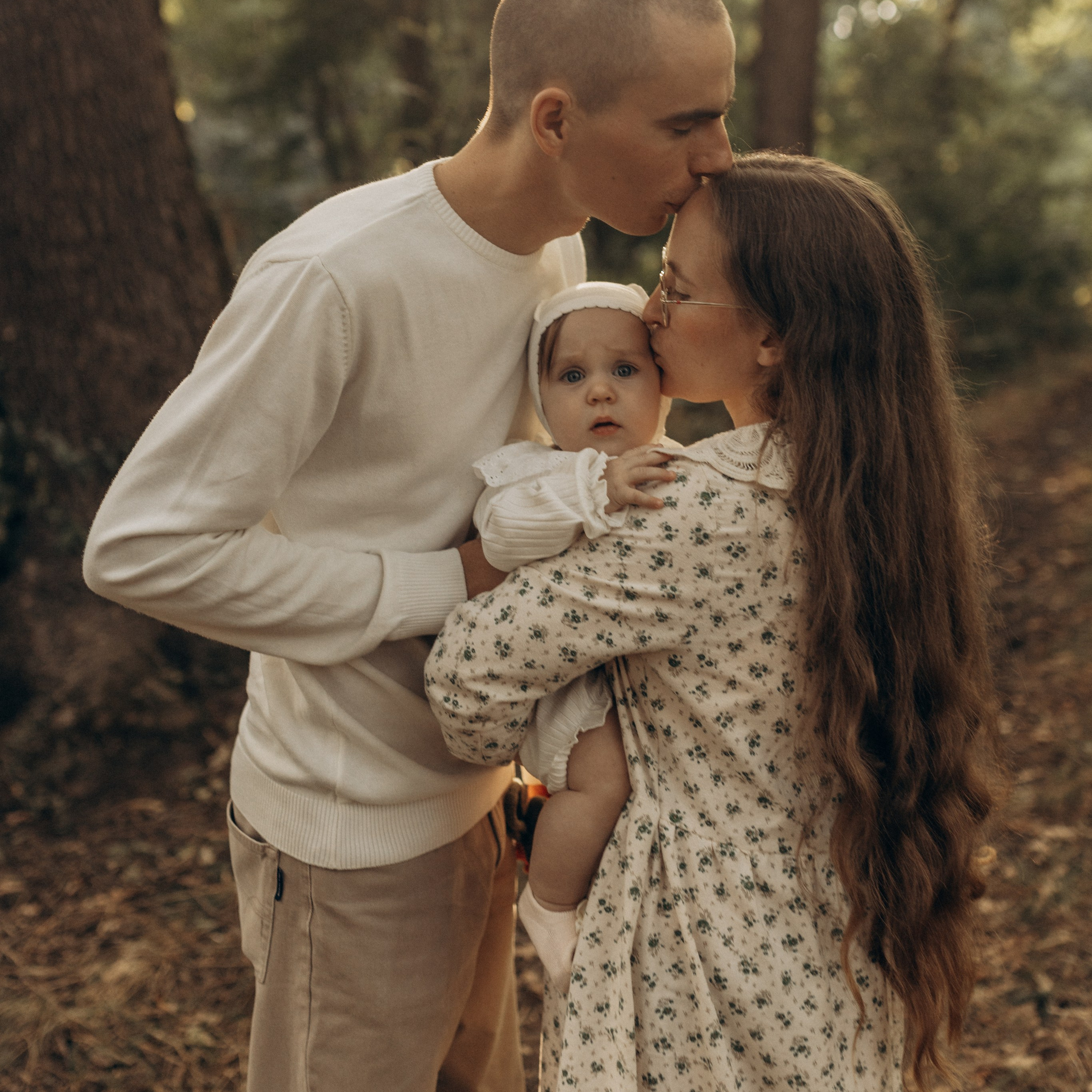 Семейная фотосессия маленькой Анюты с родителями.