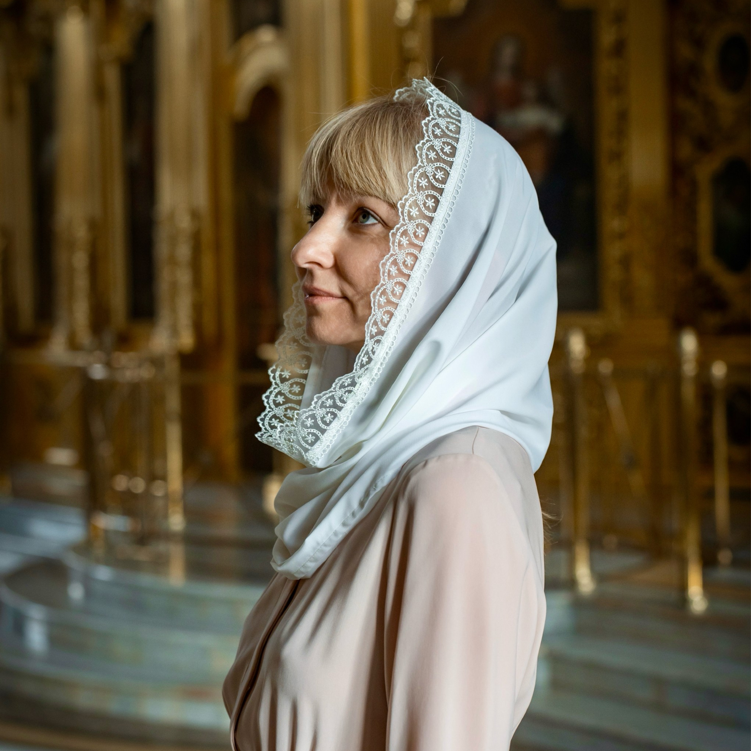 Украшение купели цветами в Туле. Фотограф на Крещение и Венчание в Туле, детский и семейный фотограф