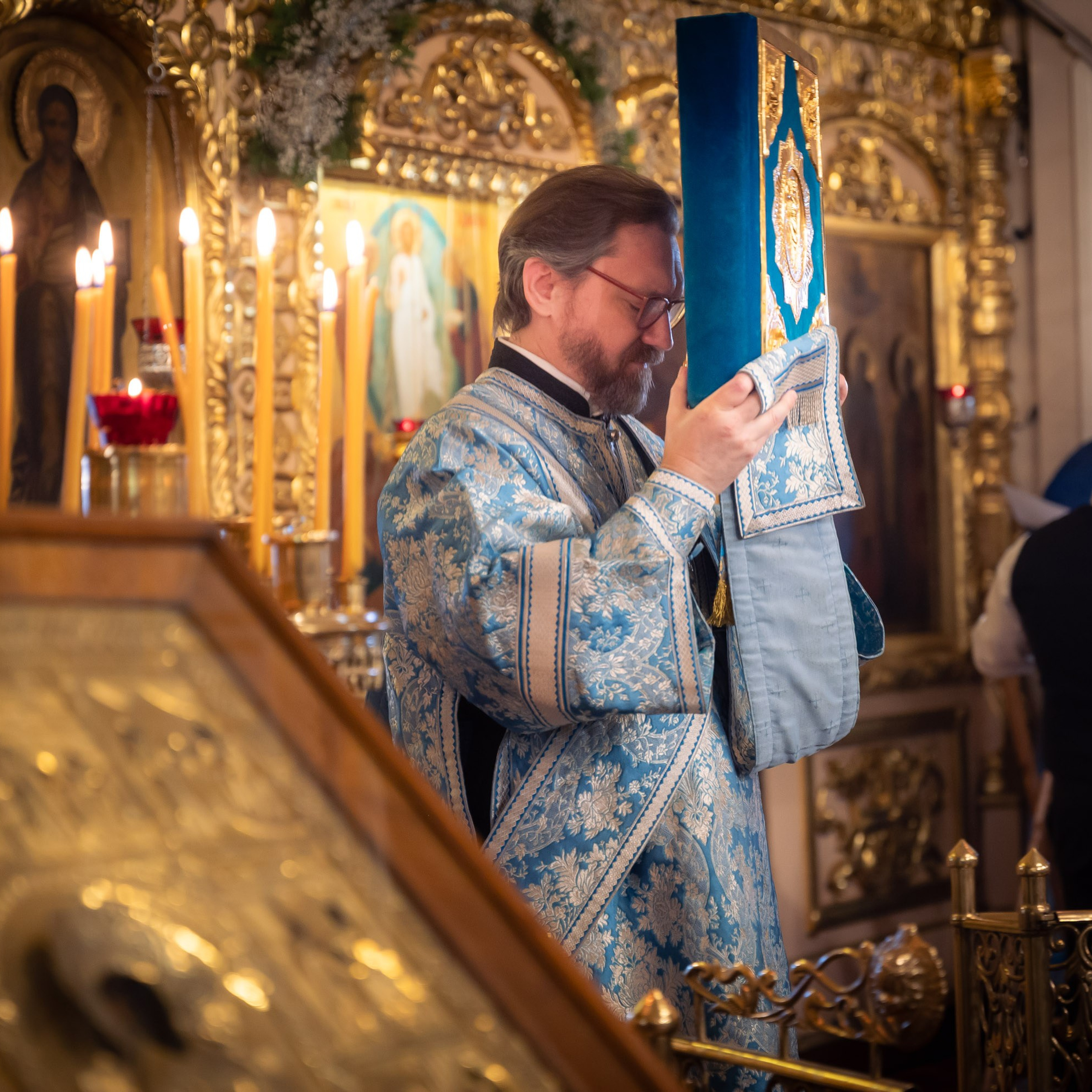 Антон и Татьяна Денисенко — В храме