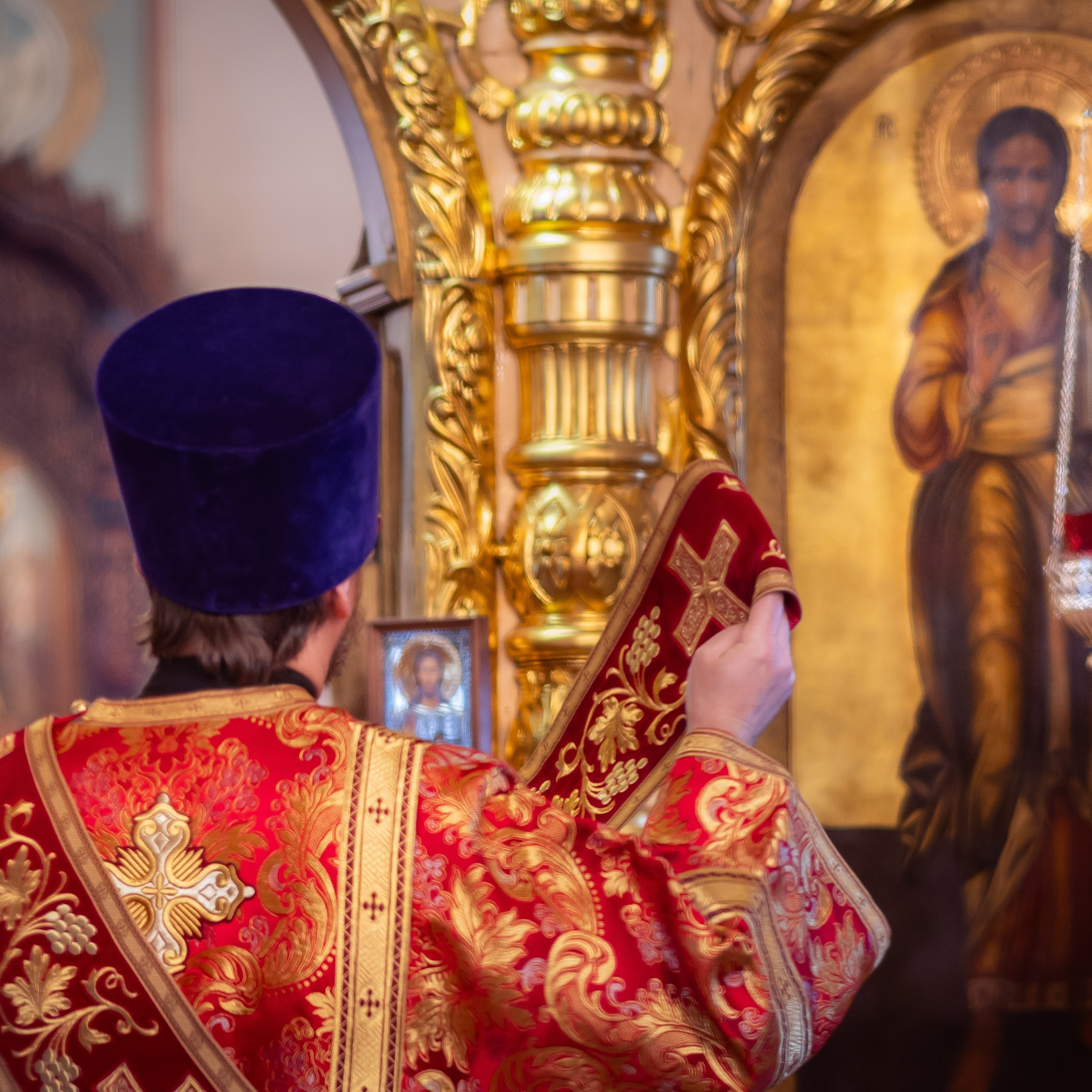 Антон и Татьяна Денисенко — В храме