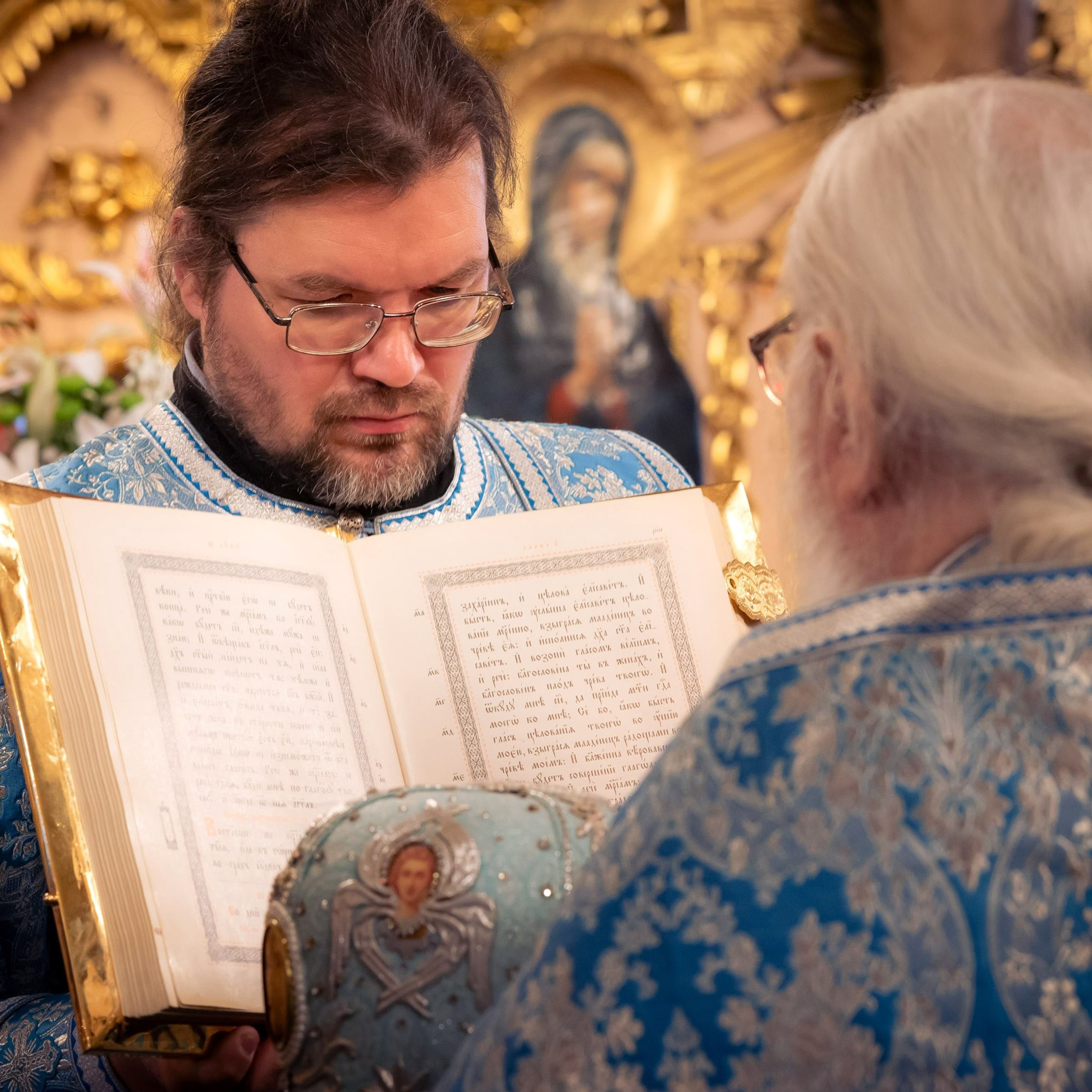 Антон и Татьяна Денисенко — В храме