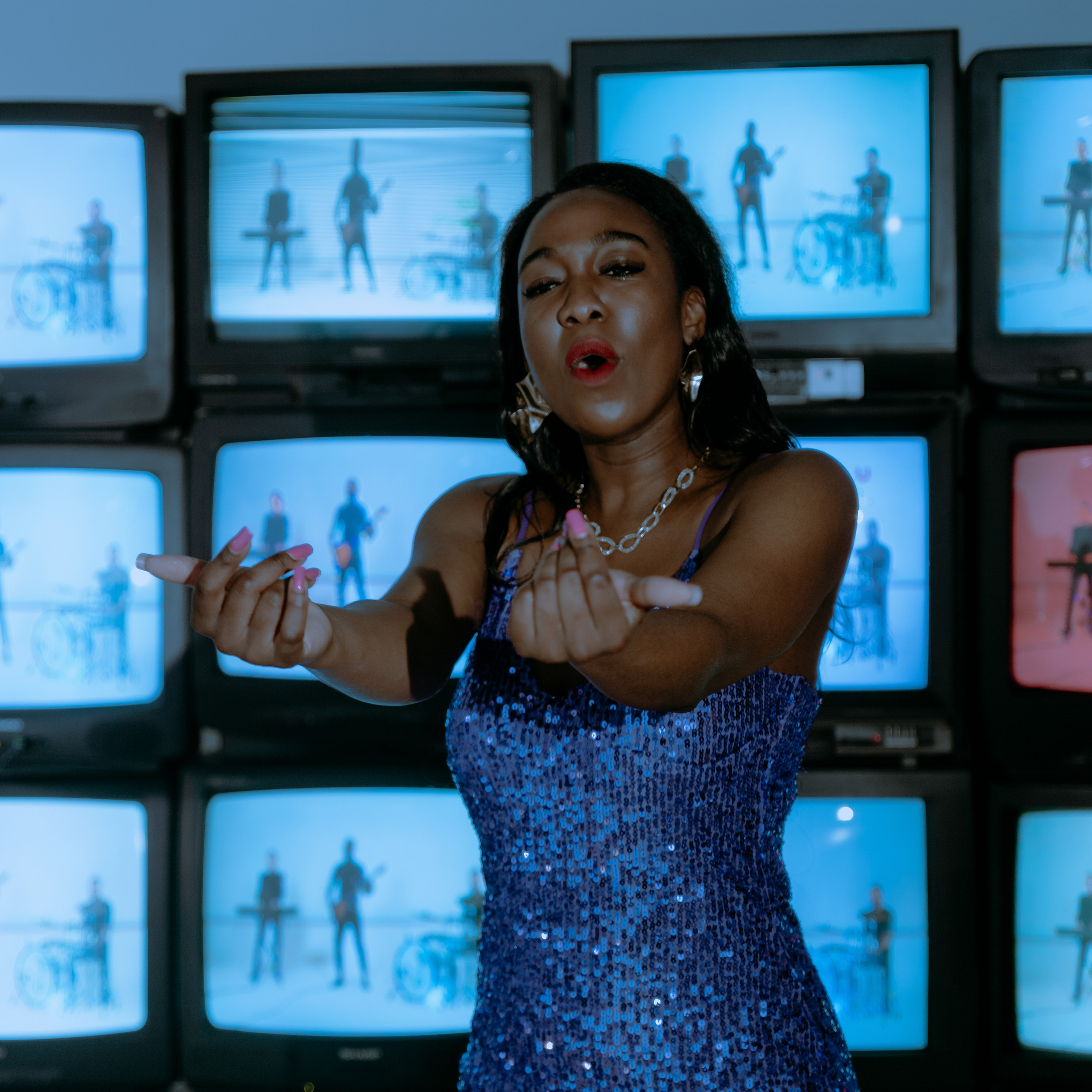 SWMS бэкстэйдж в студии Кампус