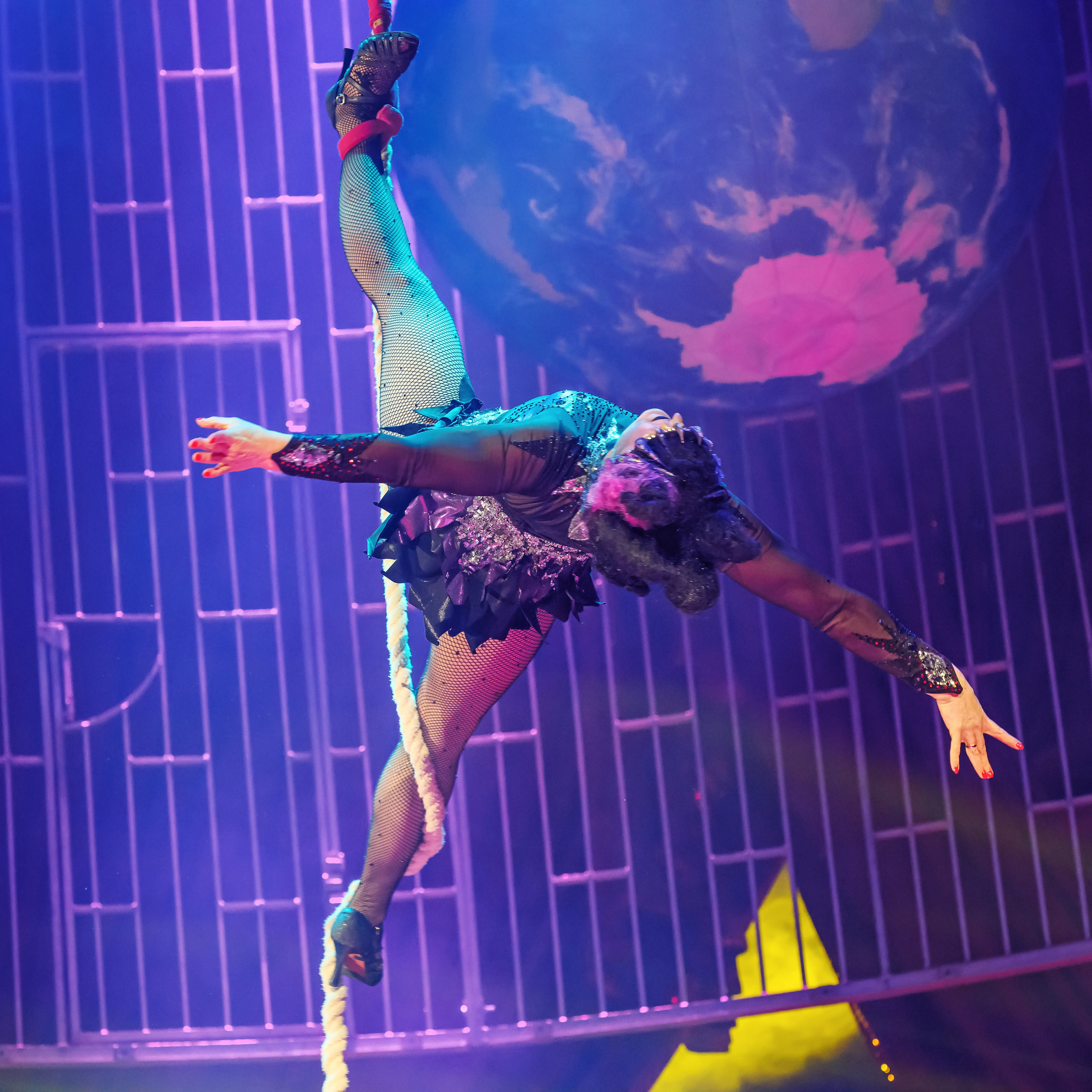 «13 месяцев. Шоу ледяных фонтанов»❄💙. Фотограф Андрей Пухов (Jazz)