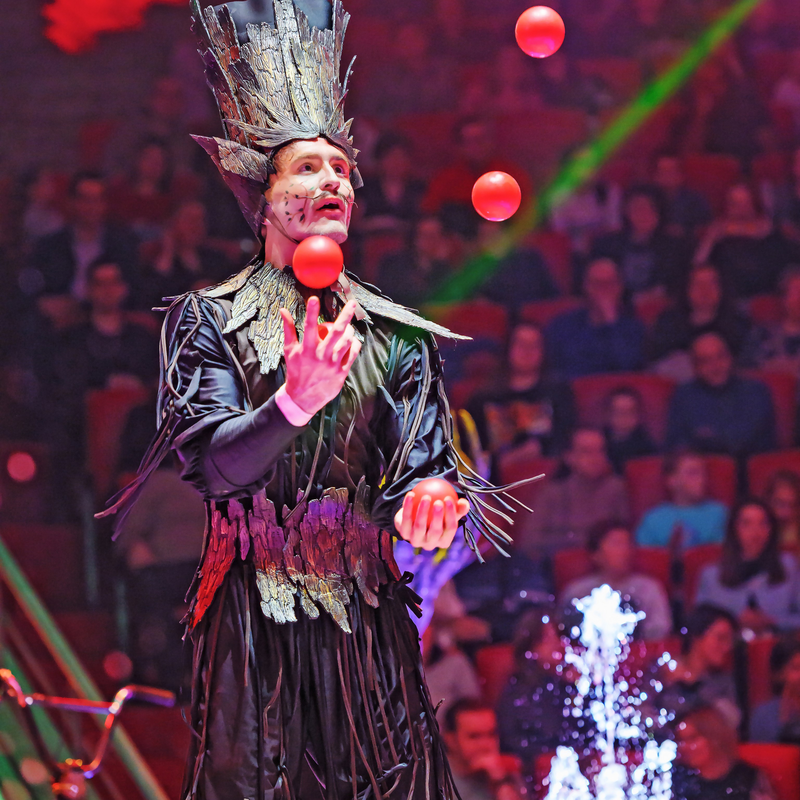 «13 месяцев. Шоу ледяных фонтанов»❄💙. Фотограф Андрей Пухов (Jazz)