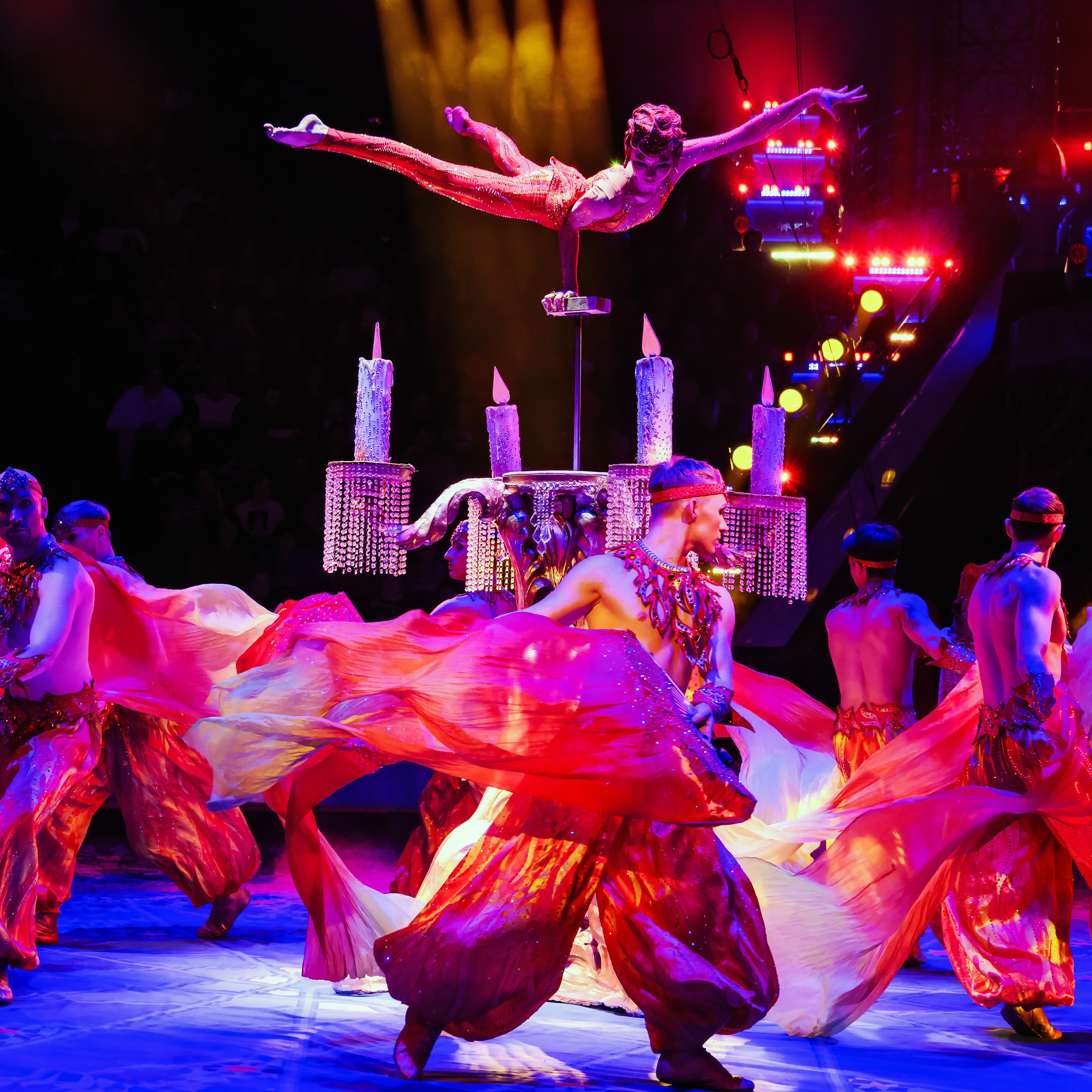 Песчаная сказка Гии Эрадзе — волшебное шоу 🎪, которое должен увидеть каждый, кто ценит красоту🌹, талант 🎭 и умение мечтать 💫. Цирковой фотограф Андрей Пухов (Jazz)