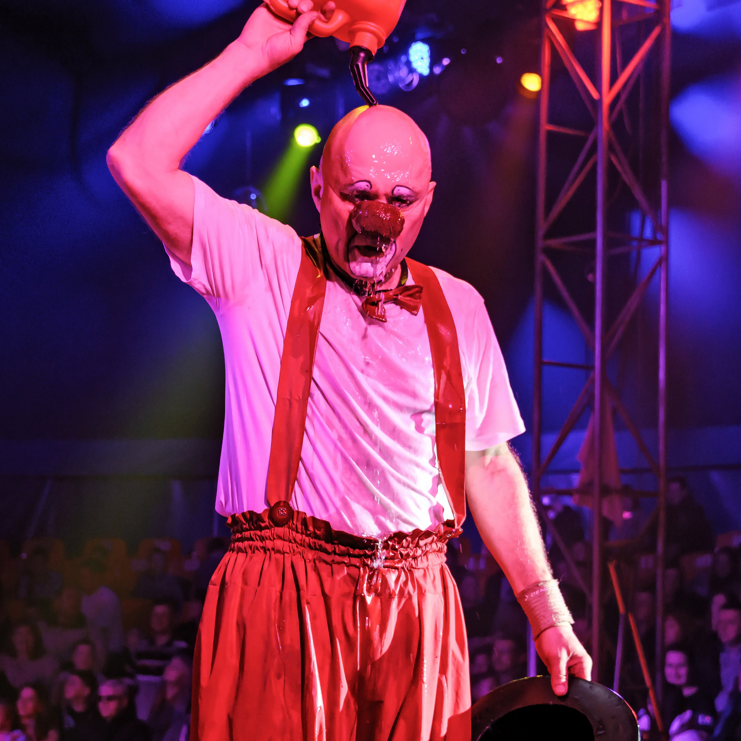 Международный цирк"HAPPY CIRCUS». Фотограф Андрей Пухов (Jazz)