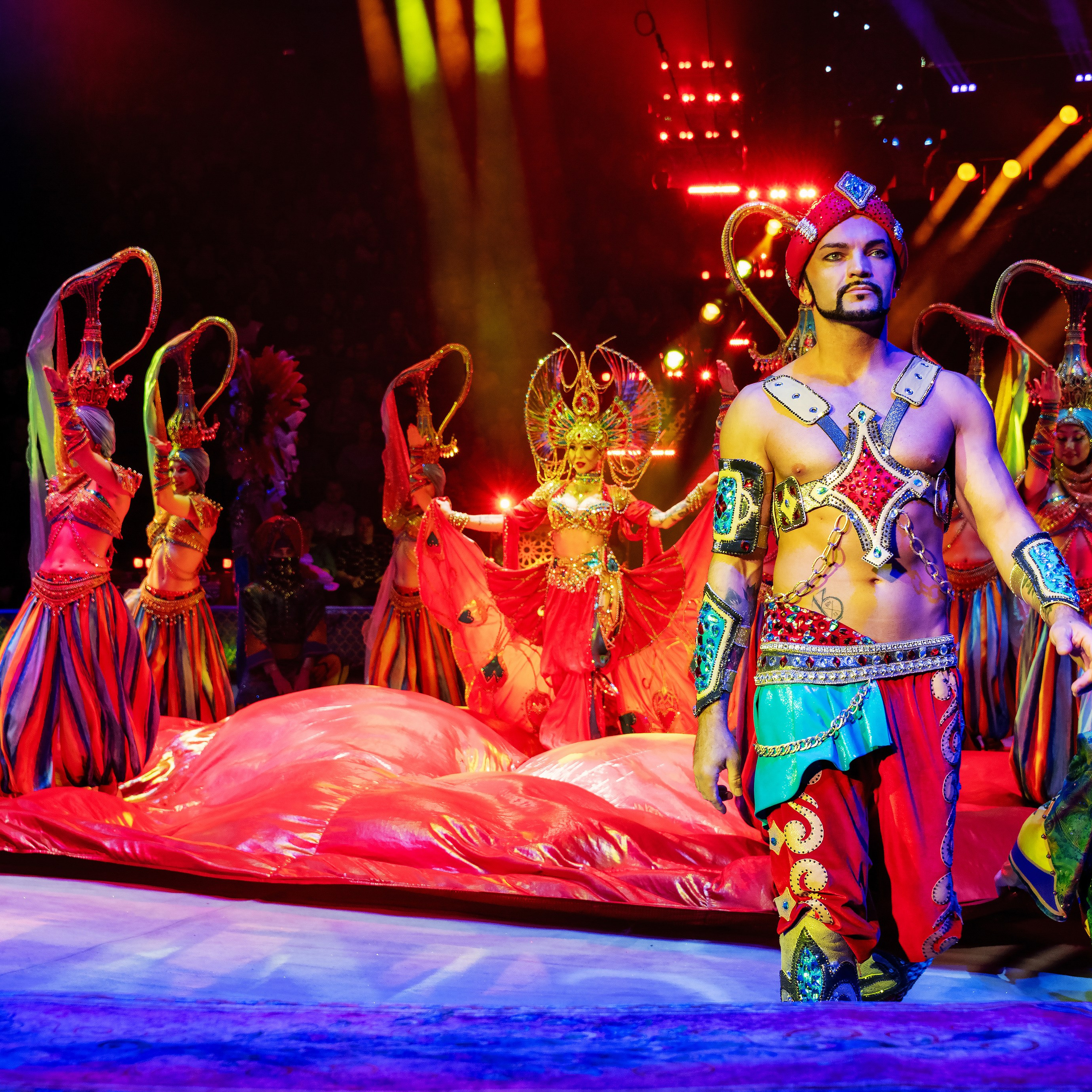 Песчаная сказка Гии Эрадзе — волшебное шоу 🎪, которое должен увидеть каждый, кто ценит красоту🌹, талант 🎭 и умение мечтать 💫. Цирковой фотограф Андрей Пухов (Jazz)