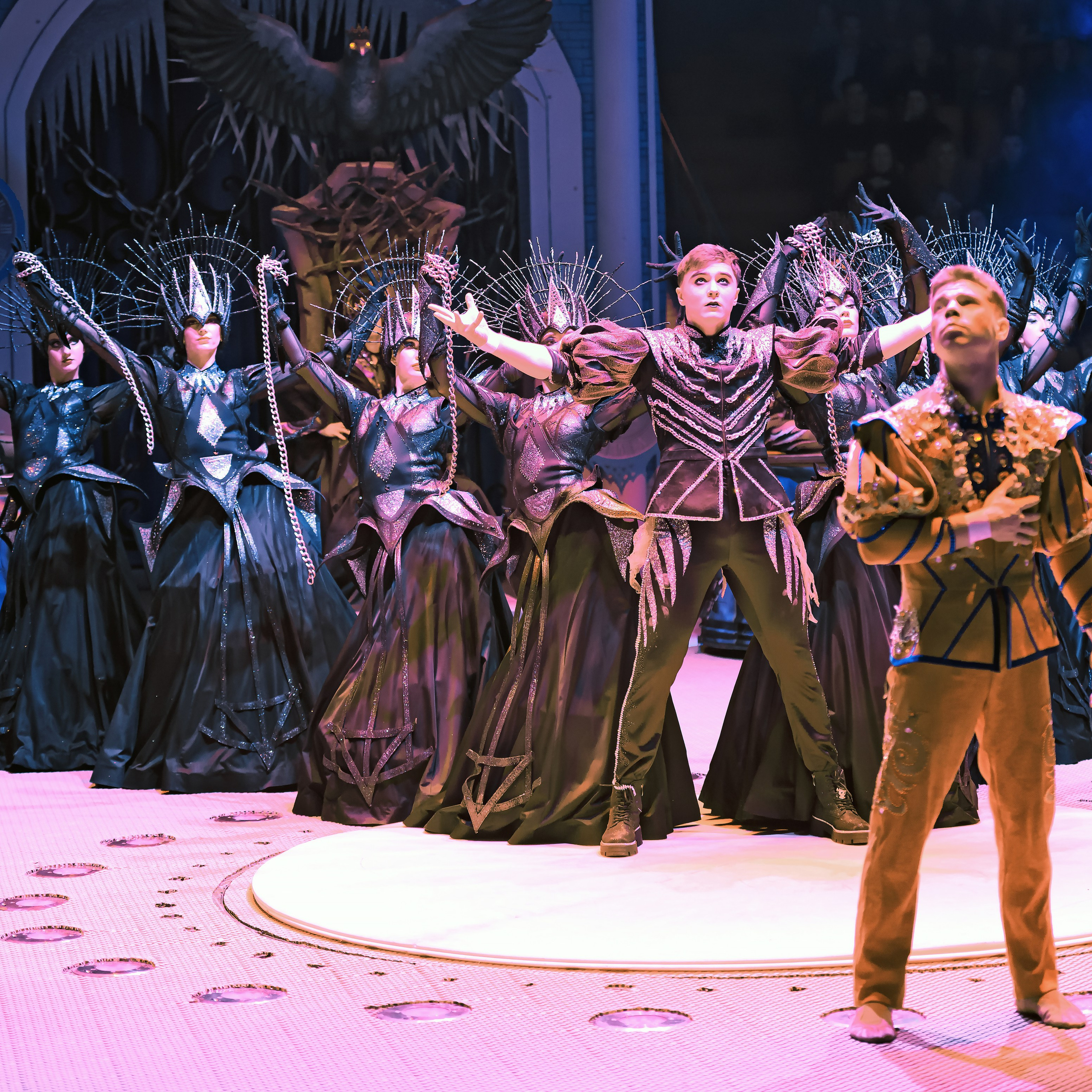 «13 месяцев. Шоу ледяных фонтанов»❄💙. Фотограф Андрей Пухов (Jazz)