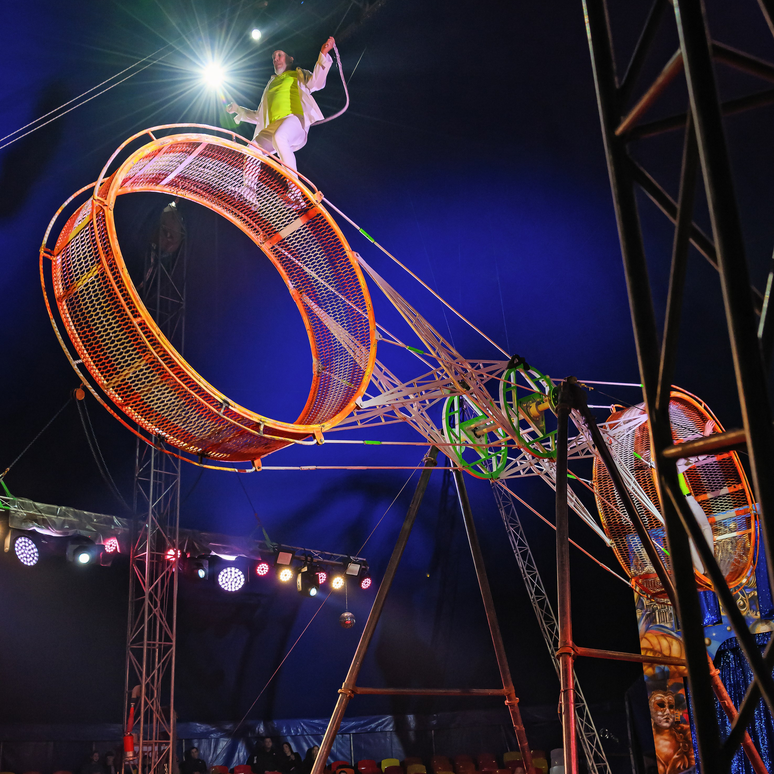 Международный цирк"HAPPY CIRCUS». Фотограф Андрей Пухов (Jazz)