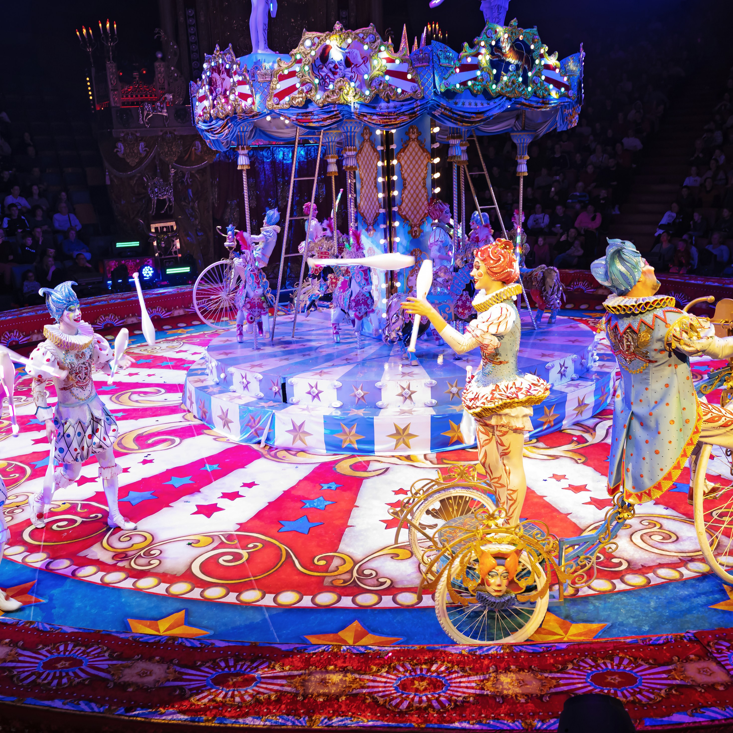 Шоу «Королевский цирк». Фотограф Андрей Пухов (Jazz)