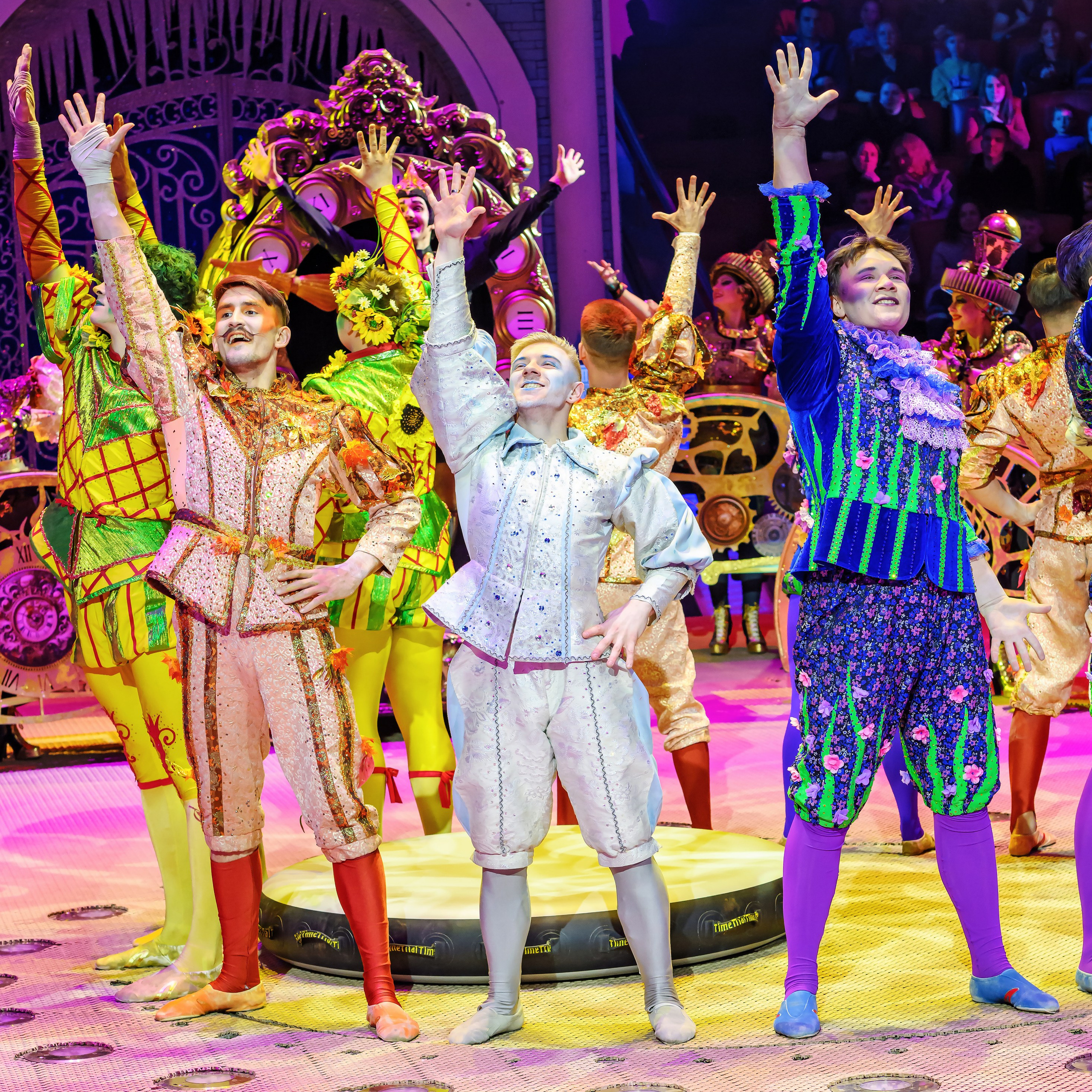 «13 месяцев. Шоу ледяных фонтанов»❄💙. Фотограф Андрей Пухов (Jazz)