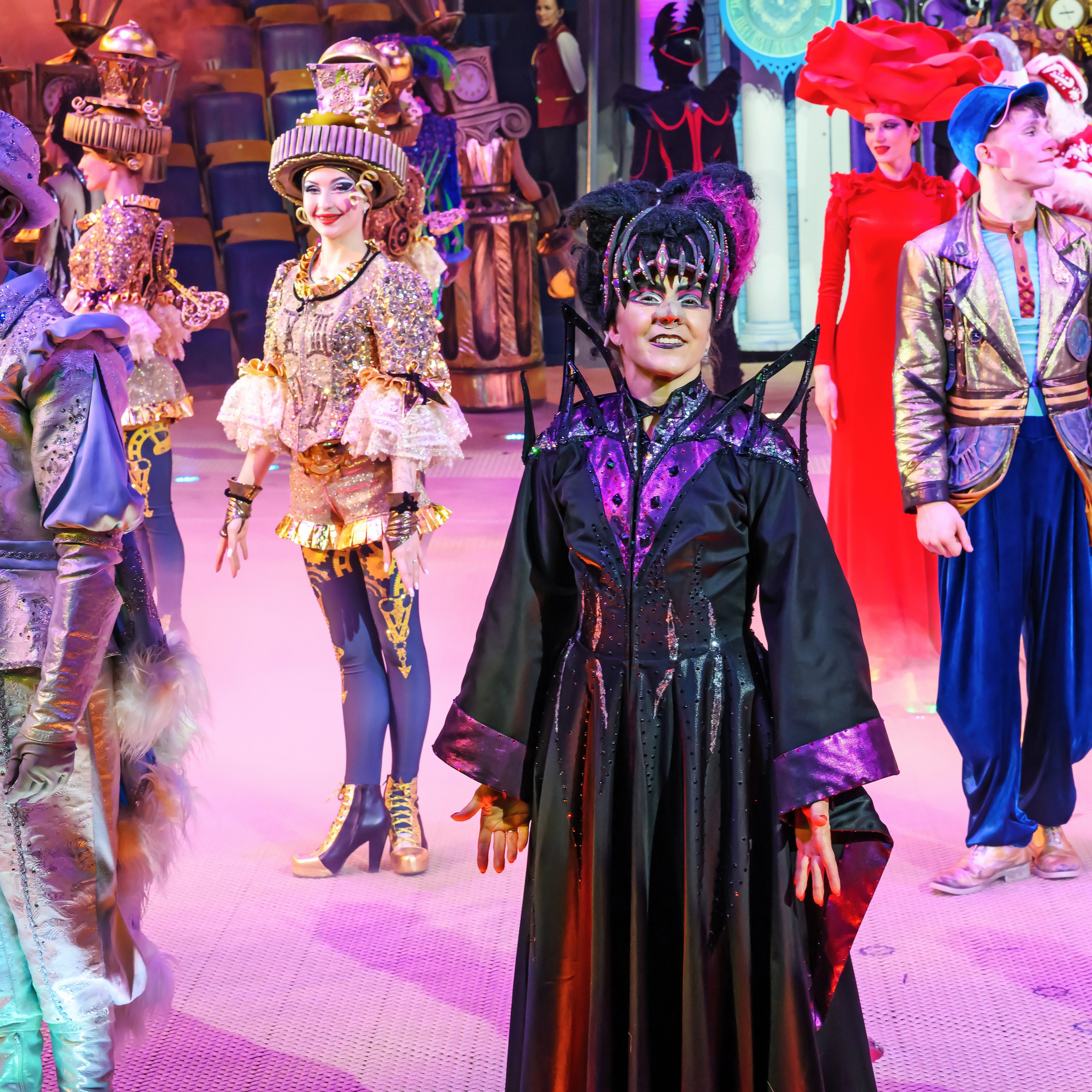 «13 месяцев. Шоу ледяных фонтанов»❄💙. Фотограф Андрей Пухов (Jazz)