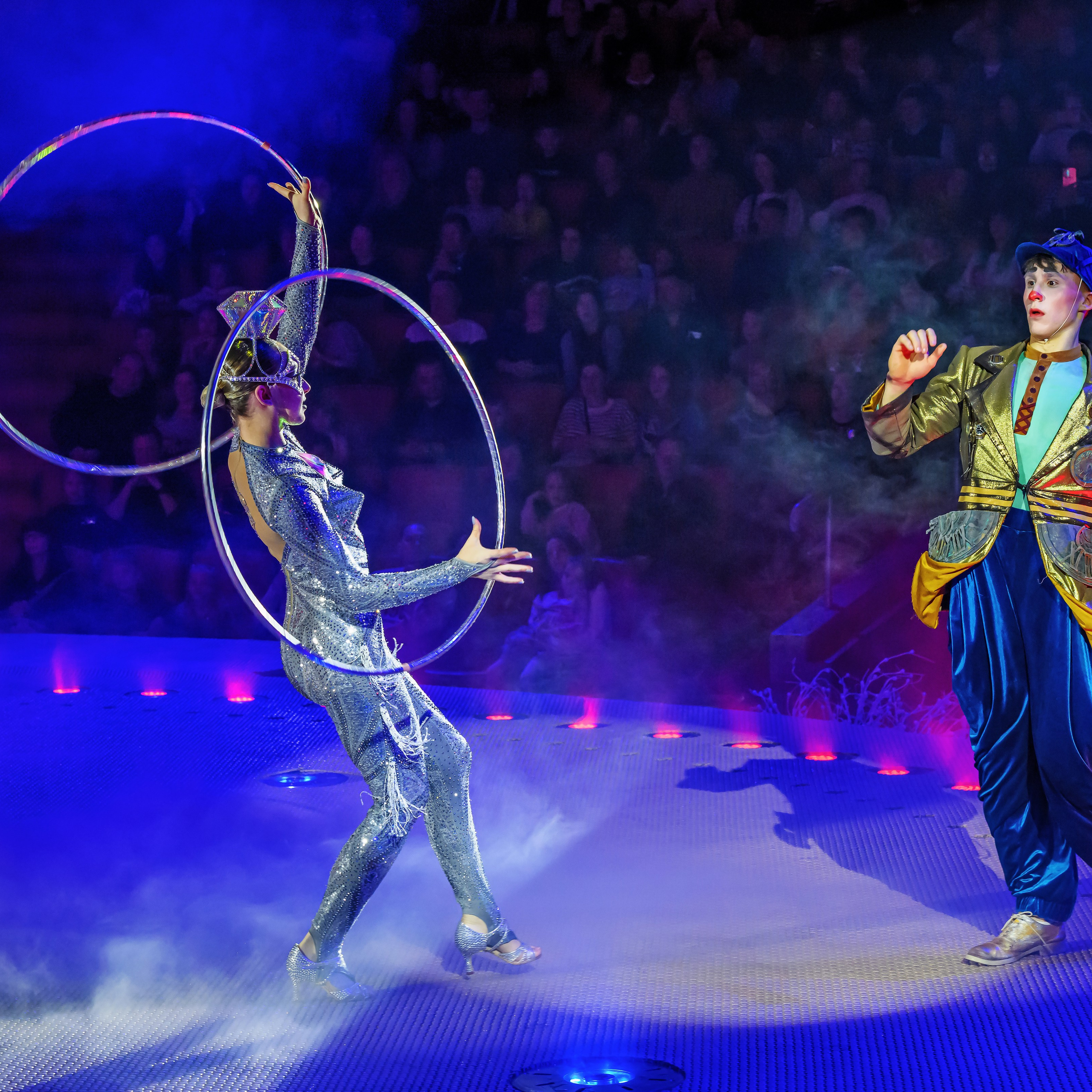 «13 месяцев. Шоу ледяных фонтанов»❄💙. Фотограф Андрей Пухов (Jazz)