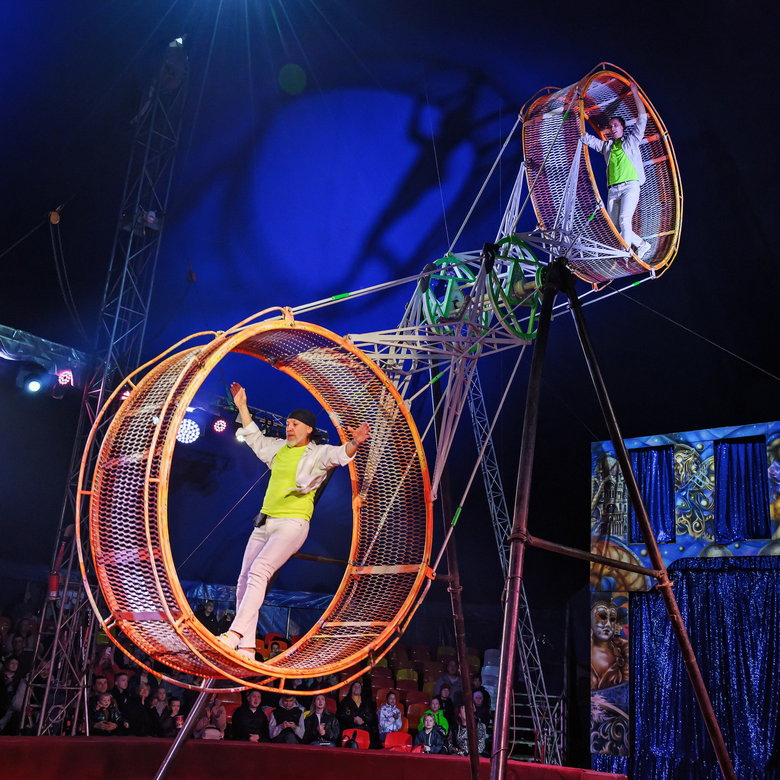 Международный цирк"HAPPY CIRCUS». Фотограф Андрей Пухов (Jazz)