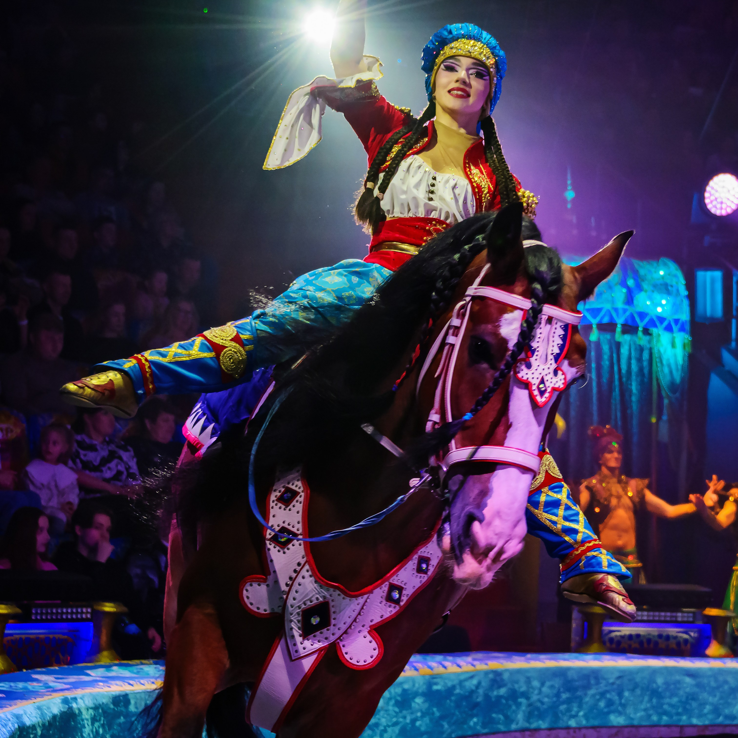 Песчаная сказка Гии Эрадзе — волшебное шоу 🎪, которое должен увидеть каждый, кто ценит красоту🌹, талант 🎭 и умение мечтать 💫. Цирковой фотограф Андрей Пухов (Jazz)