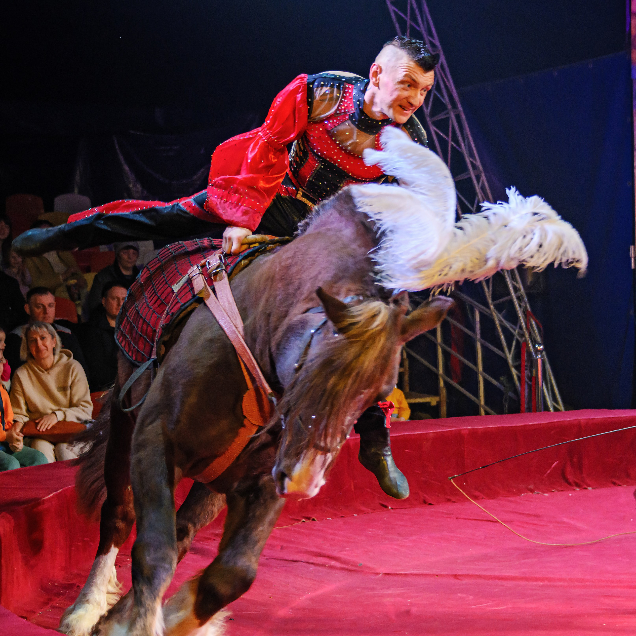 Международный цирк"HAPPY CIRCUS». Фотограф Андрей Пухов (Jazz)