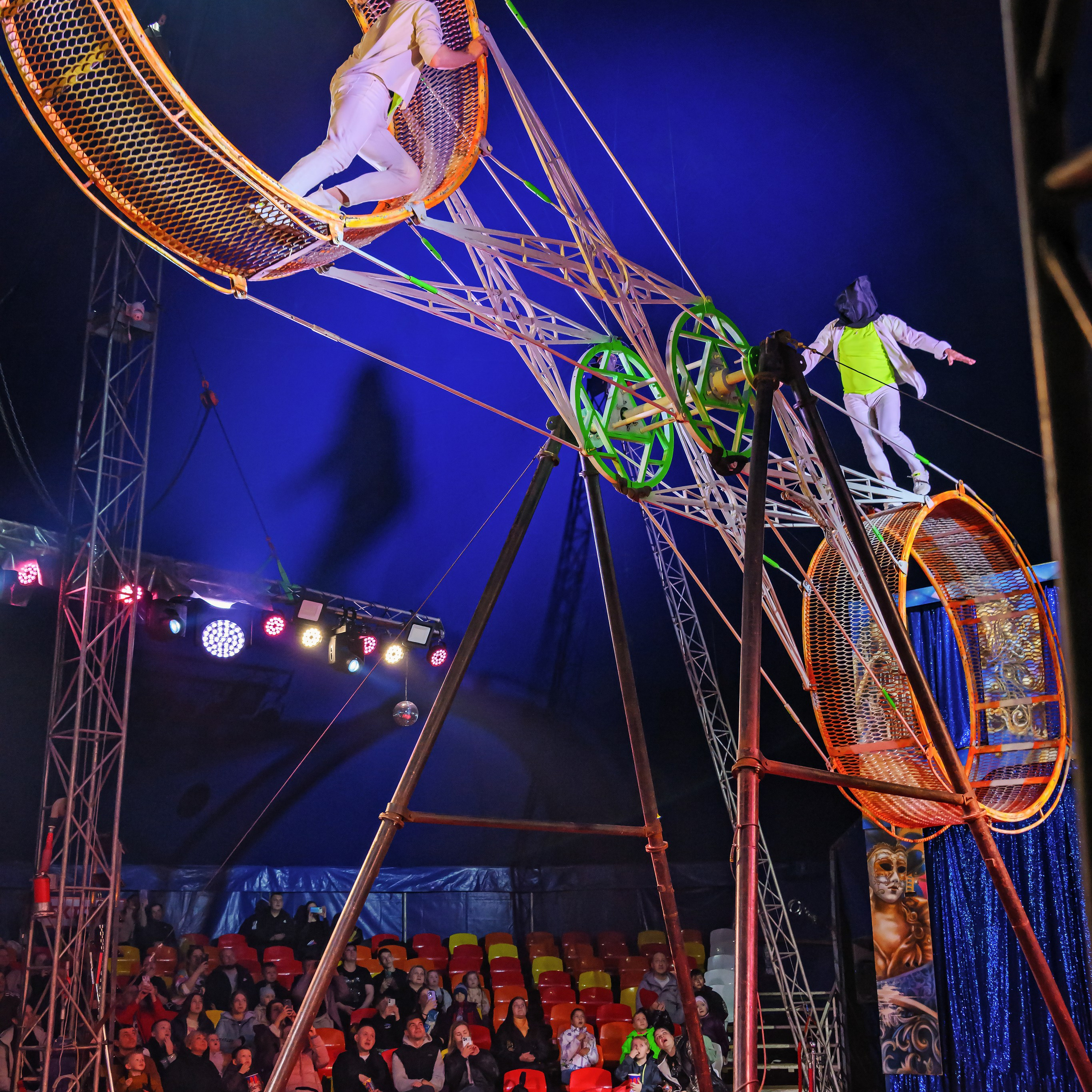 Международный цирк"HAPPY CIRCUS». Фотограф Андрей Пухов (Jazz)