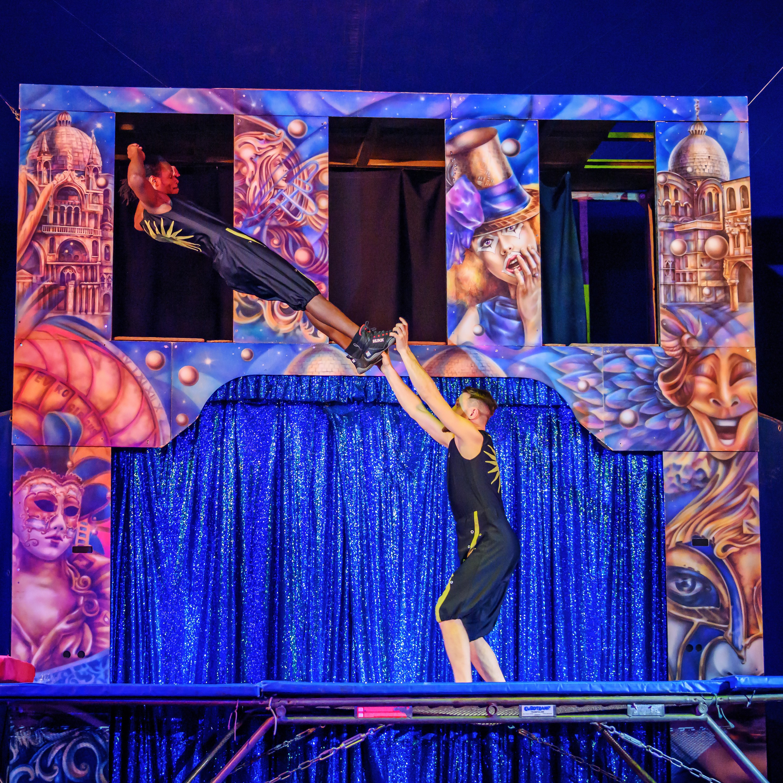 Международный цирк"HAPPY CIRCUS». Фотограф Андрей Пухов (Jazz)