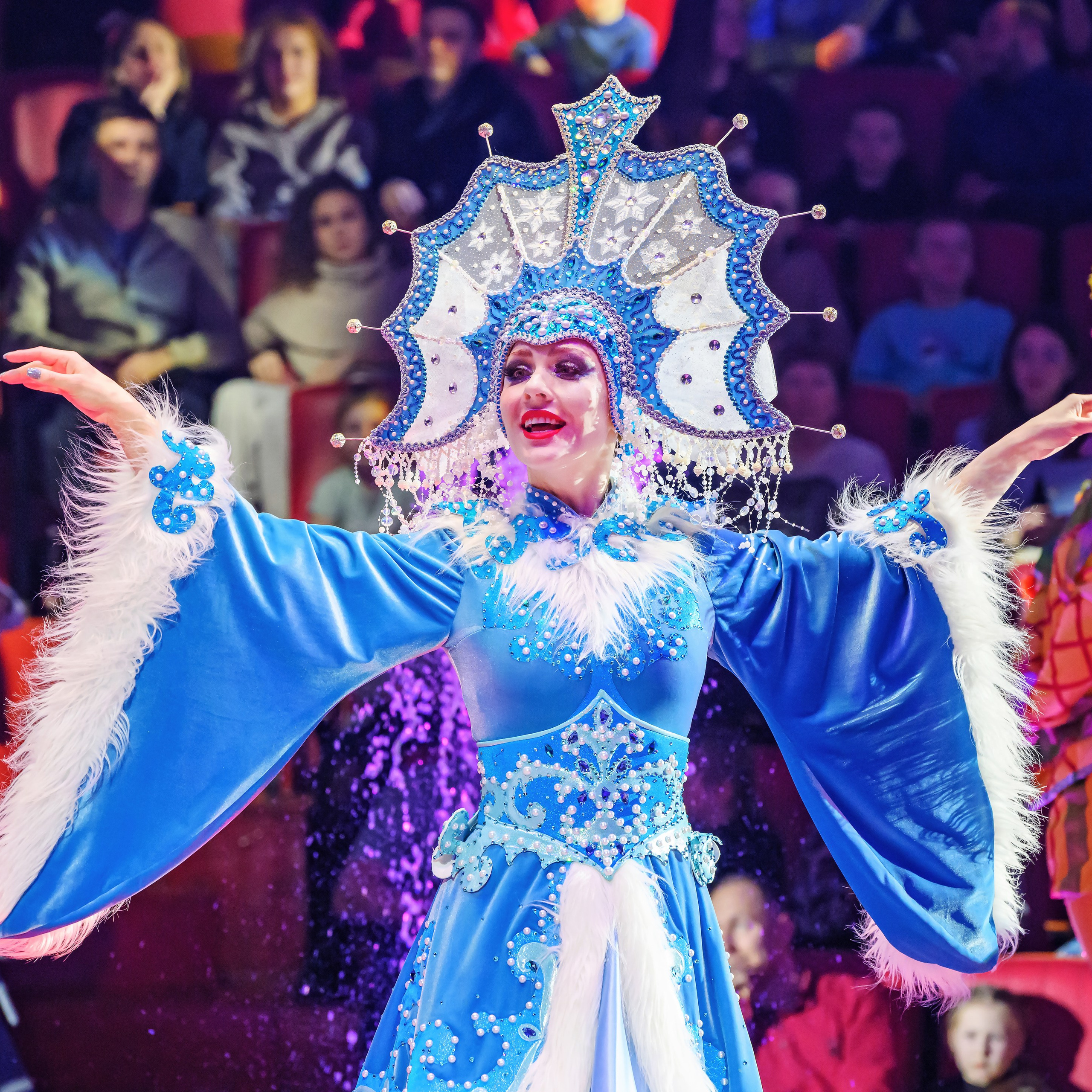 «13 месяцев. Шоу ледяных фонтанов»❄💙. Фотограф Андрей Пухов (Jazz)