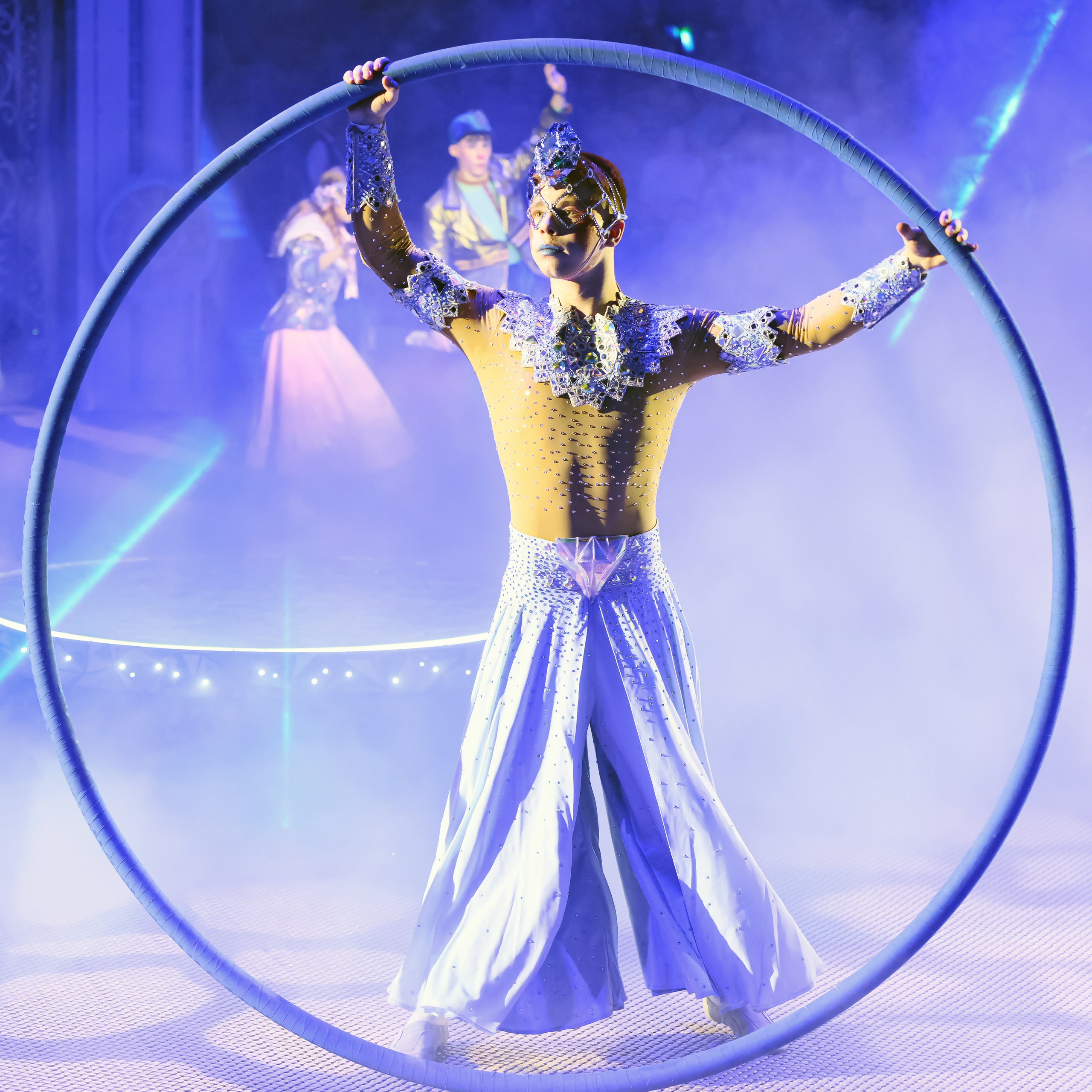 «13 месяцев. Шоу ледяных фонтанов»❄💙. Фотограф Андрей Пухов (Jazz)