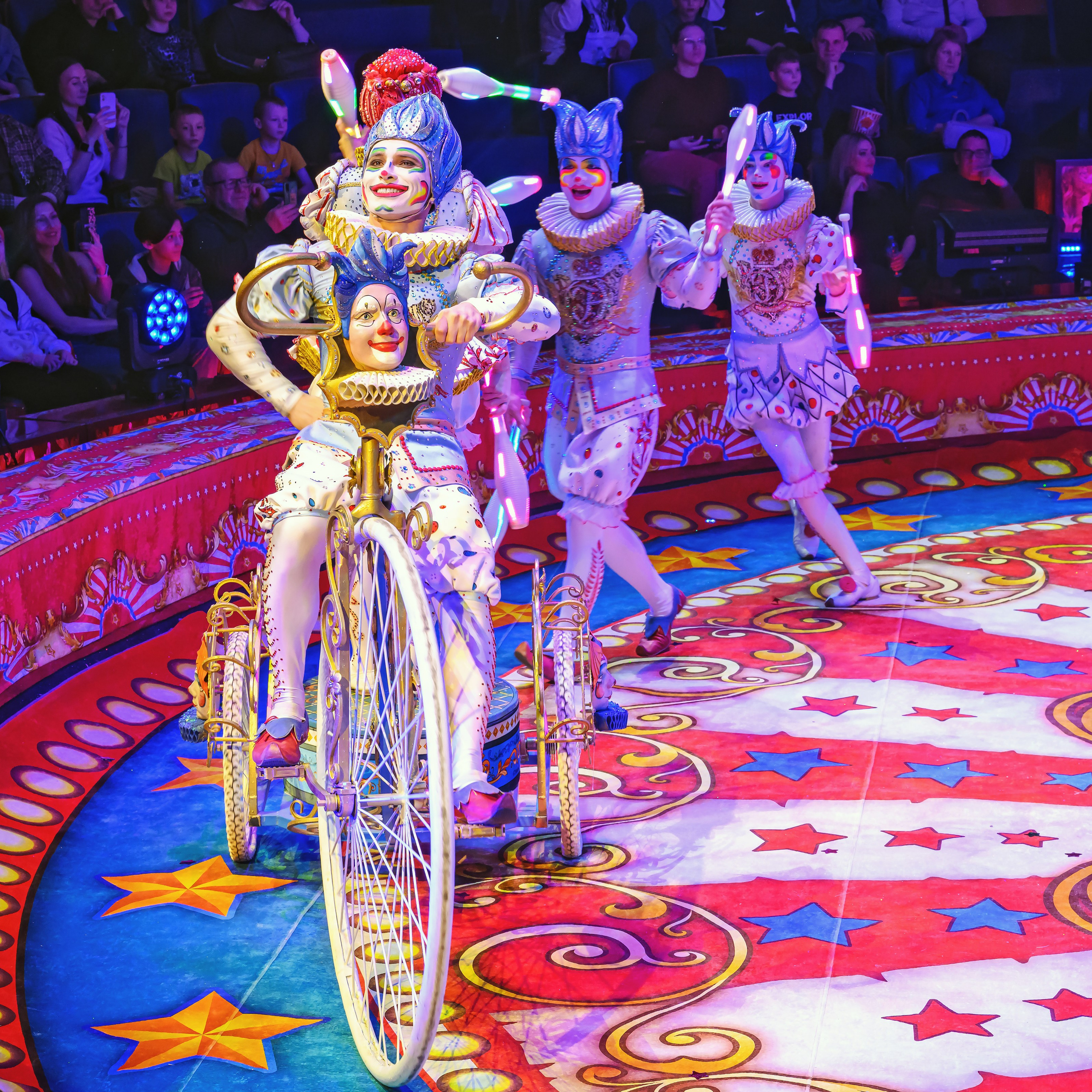 Шоу «Королевский цирк». Фотограф Андрей Пухов (Jazz)