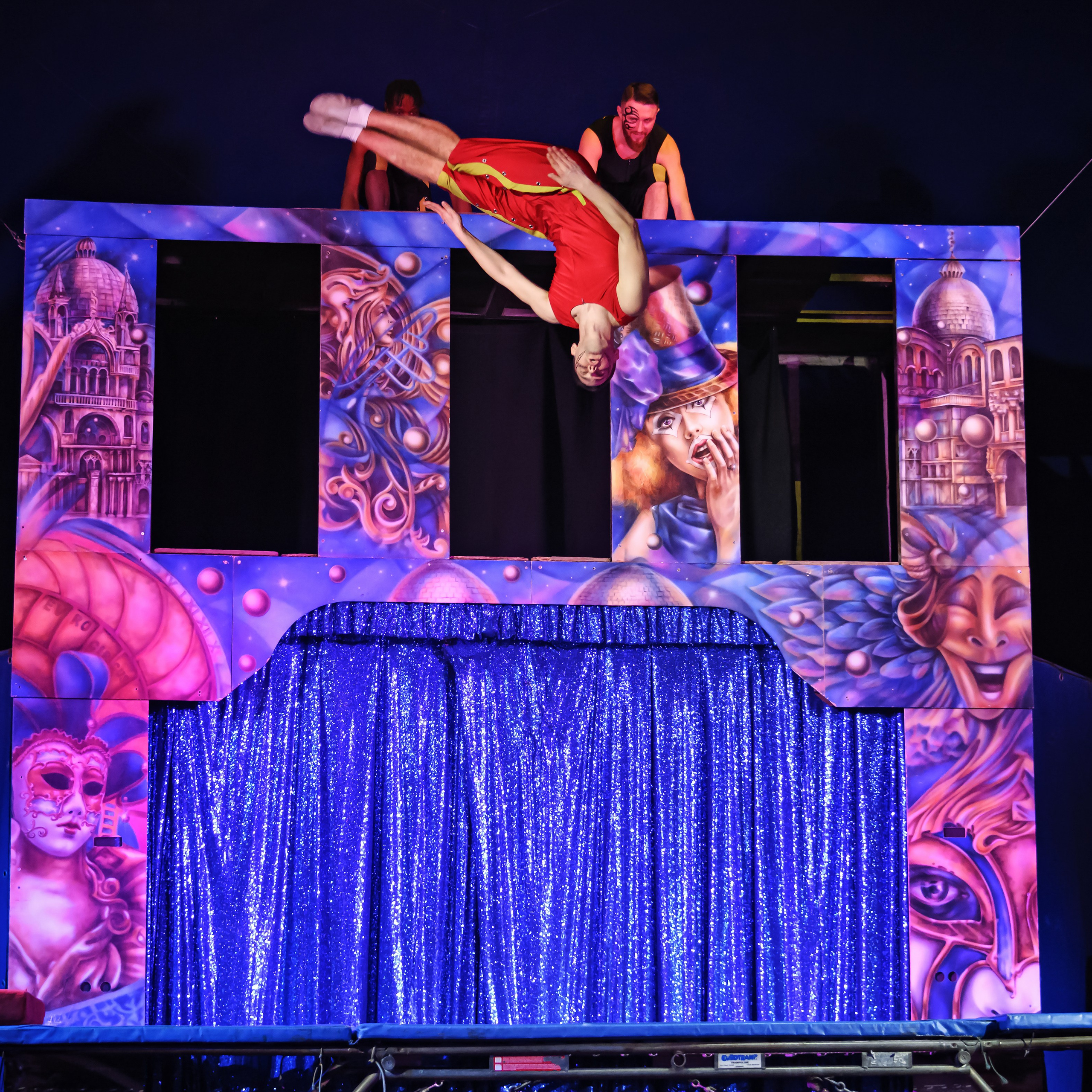 Международный цирк"HAPPY CIRCUS». Фотограф Андрей Пухов (Jazz)