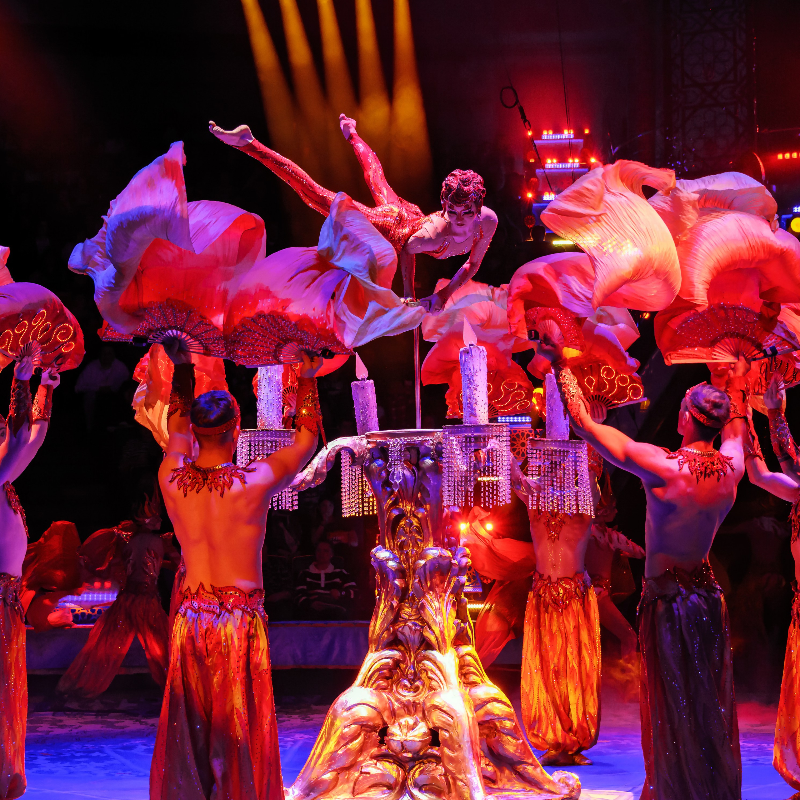 Песчаная сказка Гии Эрадзе — волшебное шоу 🎪, которое должен увидеть каждый, кто ценит красоту🌹, талант 🎭 и умение мечтать 💫. Цирковой фотограф Андрей Пухов (Jazz)