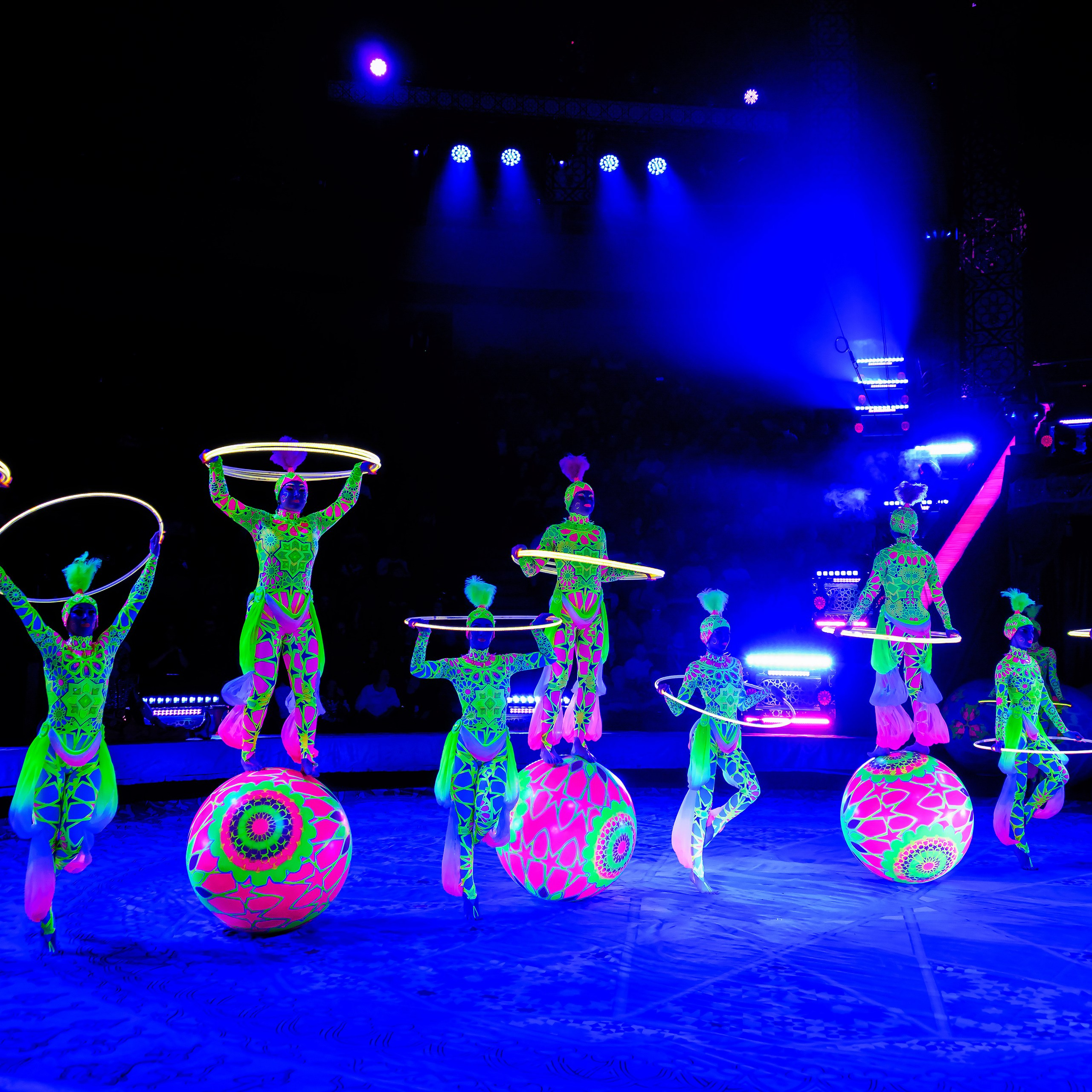 Песчаная сказка Гии Эрадзе — волшебное шоу 🎪, которое должен увидеть каждый, кто ценит красоту🌹, талант 🎭 и умение мечтать 💫. Цирковой фотограф Андрей Пухов (Jazz)