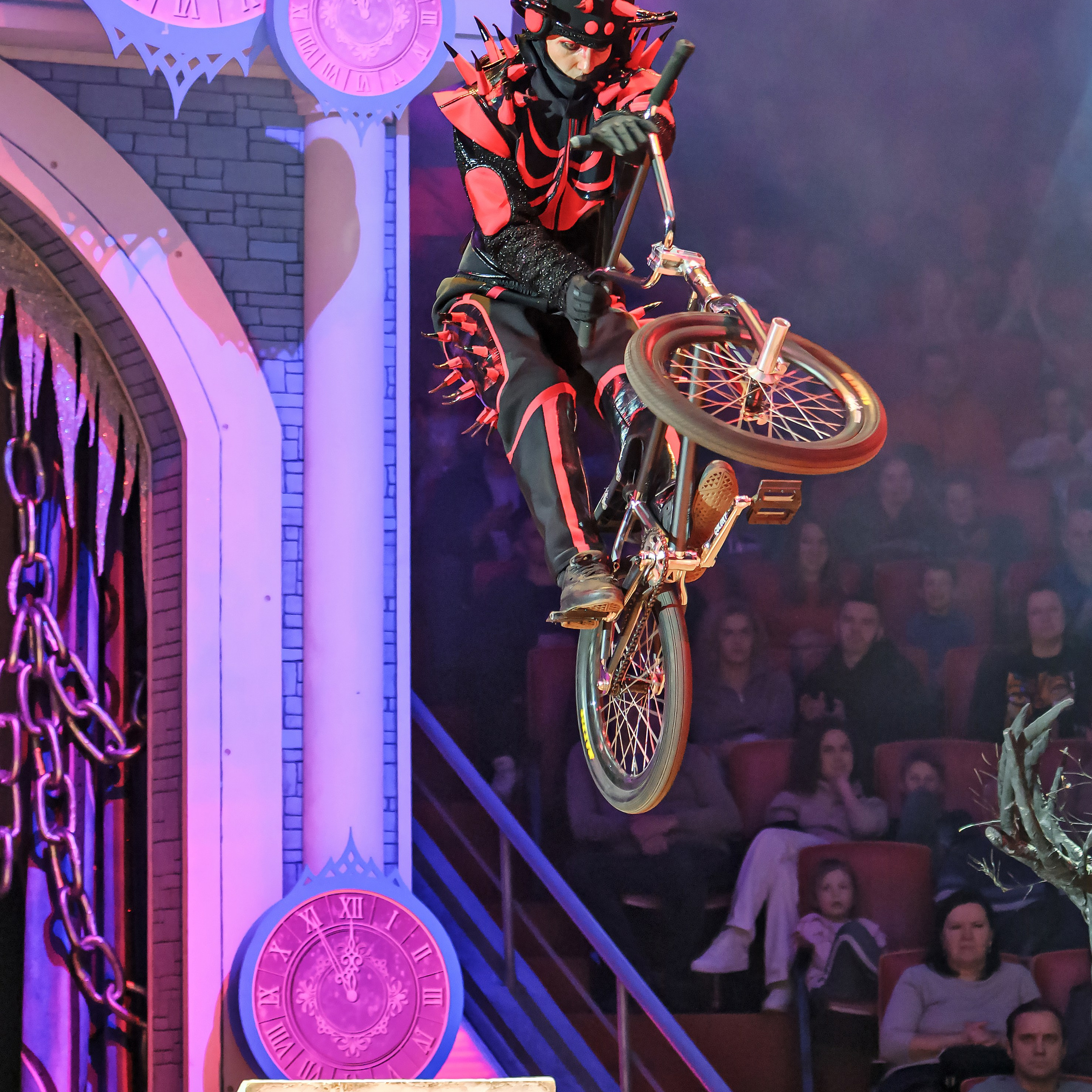 «13 месяцев. Шоу ледяных фонтанов»❄💙. Фотограф Андрей Пухов (Jazz)